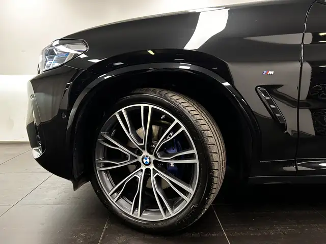 BMW X4 M view 9