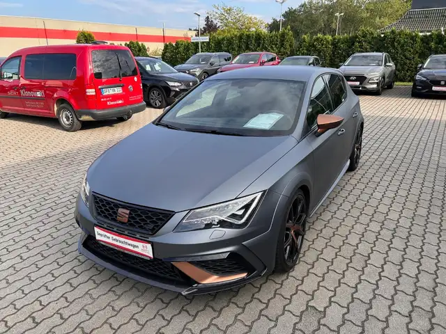 SEAT Leon Cupra R