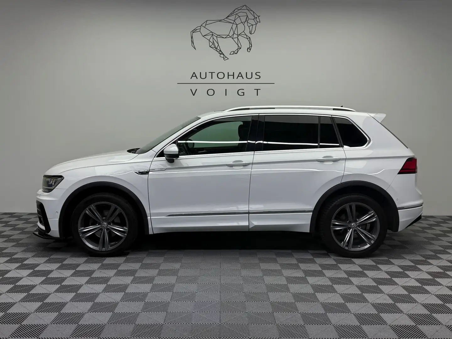 Volkswagen Tiguan R-Line|4Motion|Pano|AHK|Virt.|CarPlay|ACC Weiß - 1
