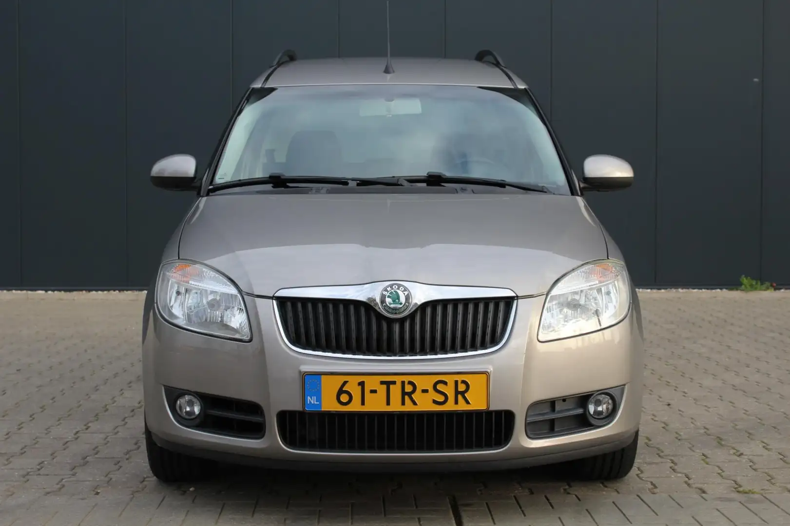 Skoda Roomster 1.6-16V Style | Automaat | Trekhaak | Clima / Crui Beige - 2