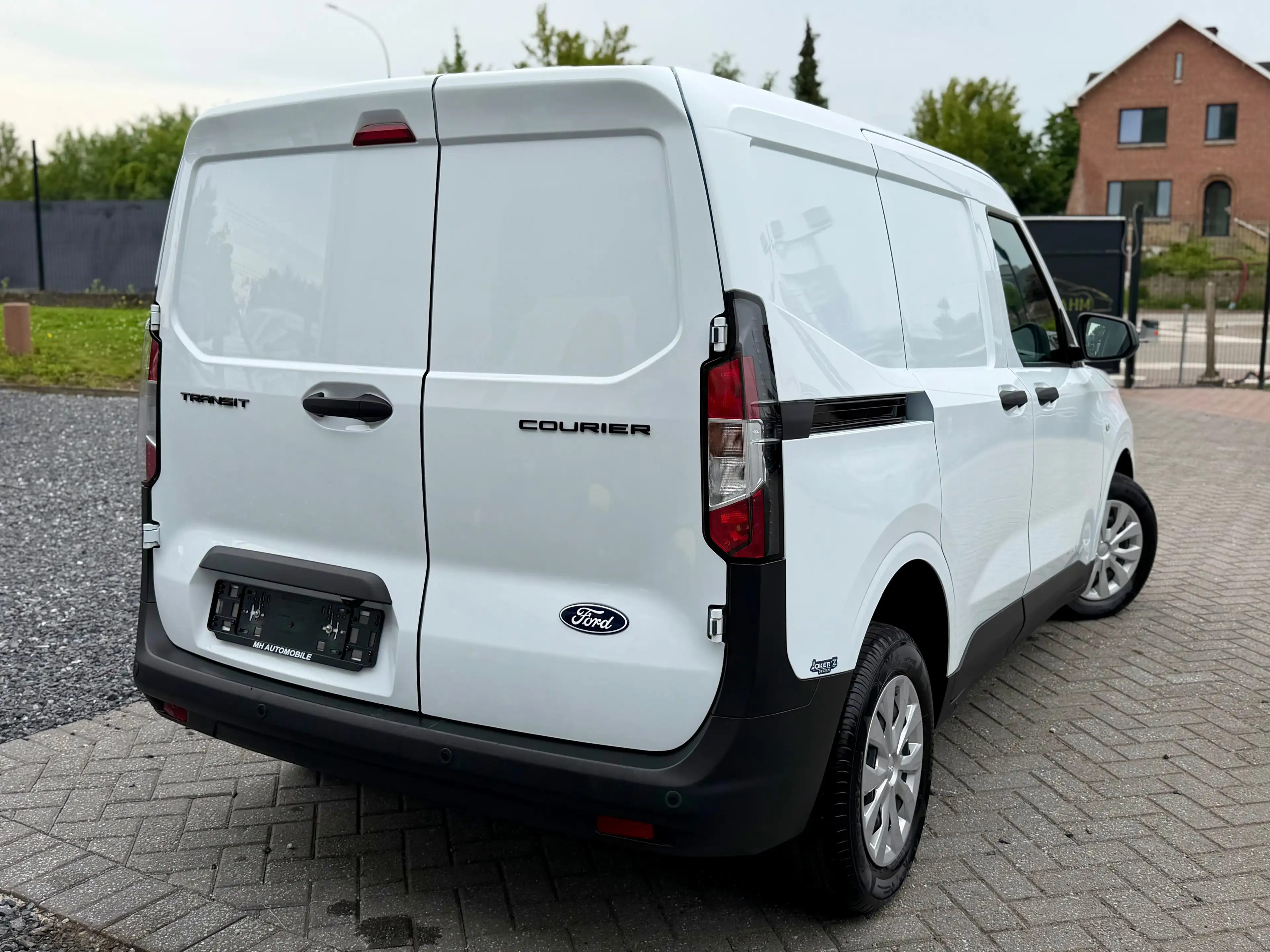 Ford Courier 1.0i Utilitaire — photo 2