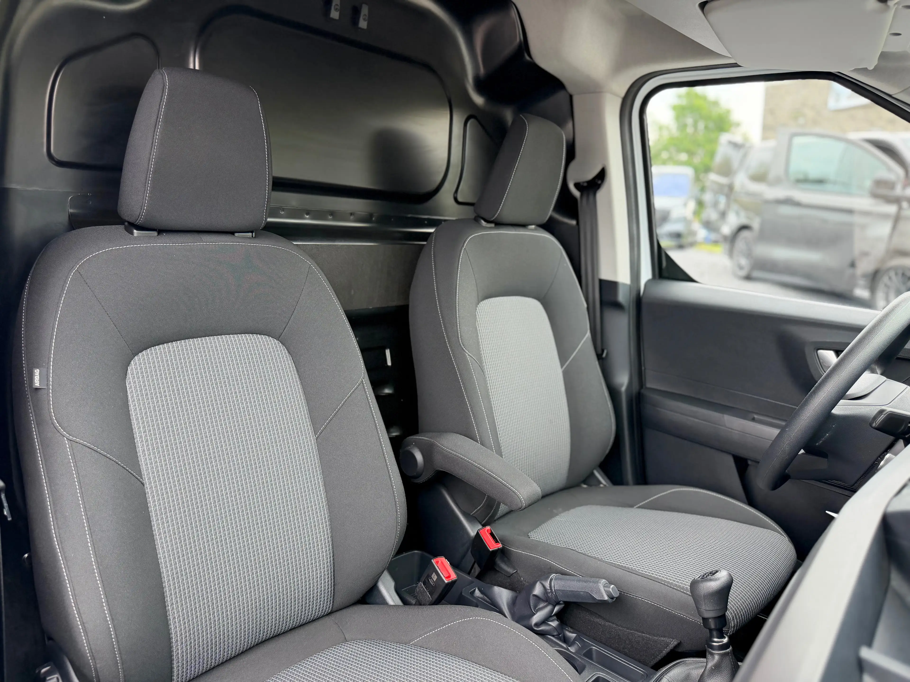 Ford Courier 1.0i Utilitaire — photo 11