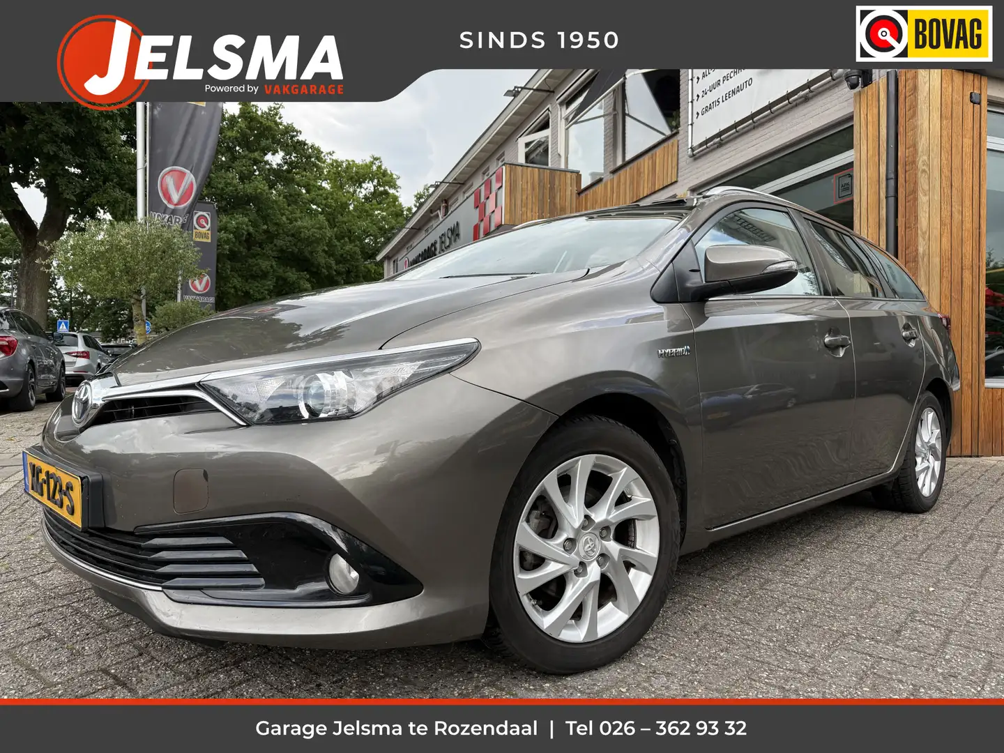 Toyota Auris Touring Sports 1.8 Hybrid Active Aut. Met lichte b Grijs - 1