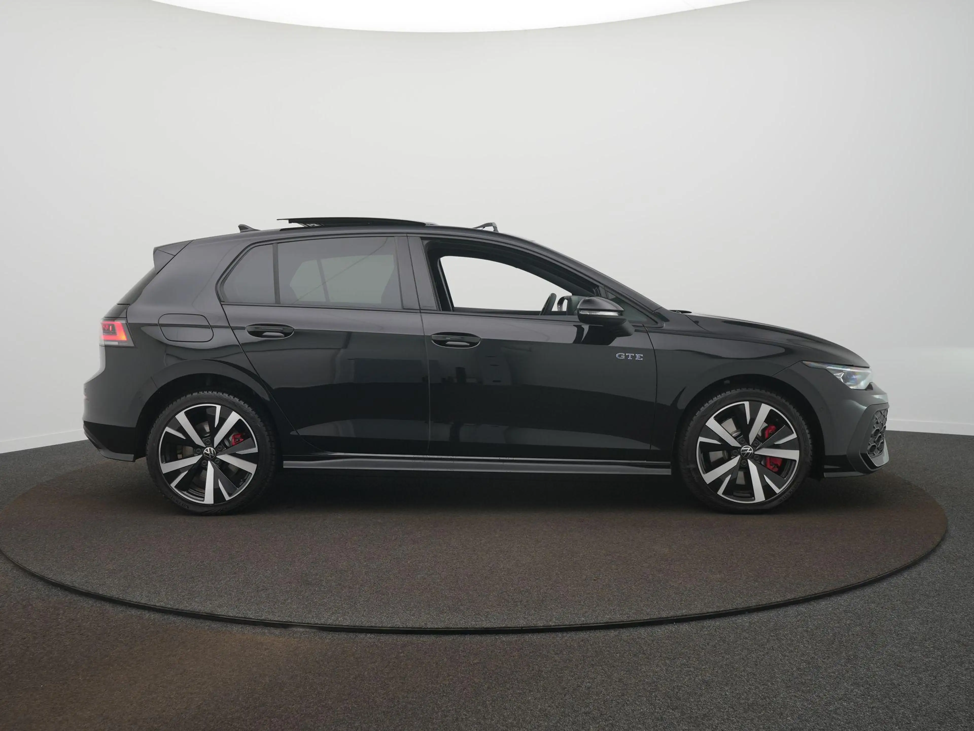 Volkswagen Golf GTE 1.5 eHybrid 200 kW / 272 PK Hatchback 6 versn. 272 — photo 5