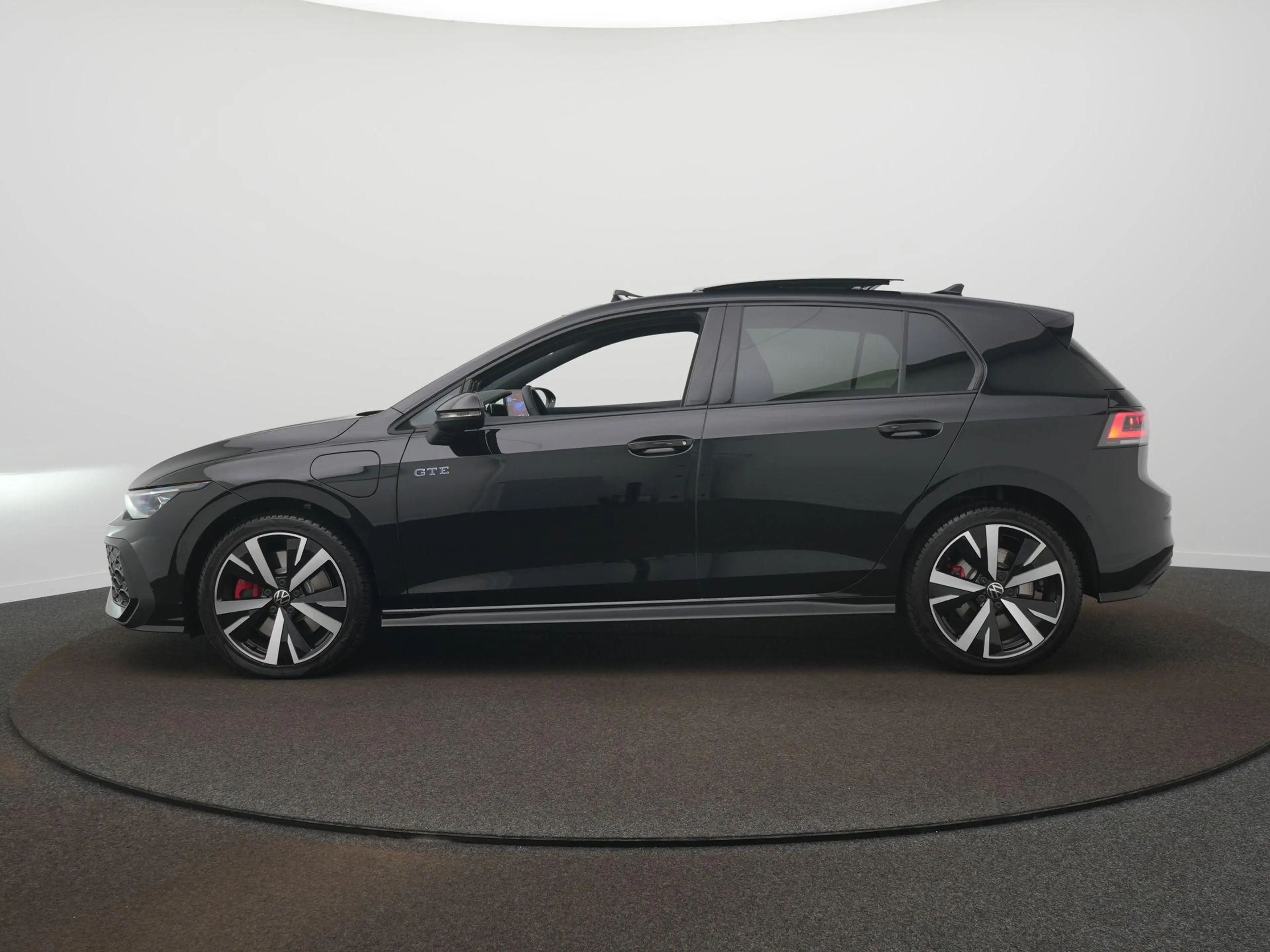 Volkswagen Golf GTE 1.5 eHybrid 200 kW / 272 PK Hatchback 6 versn. 272 — photo 9
