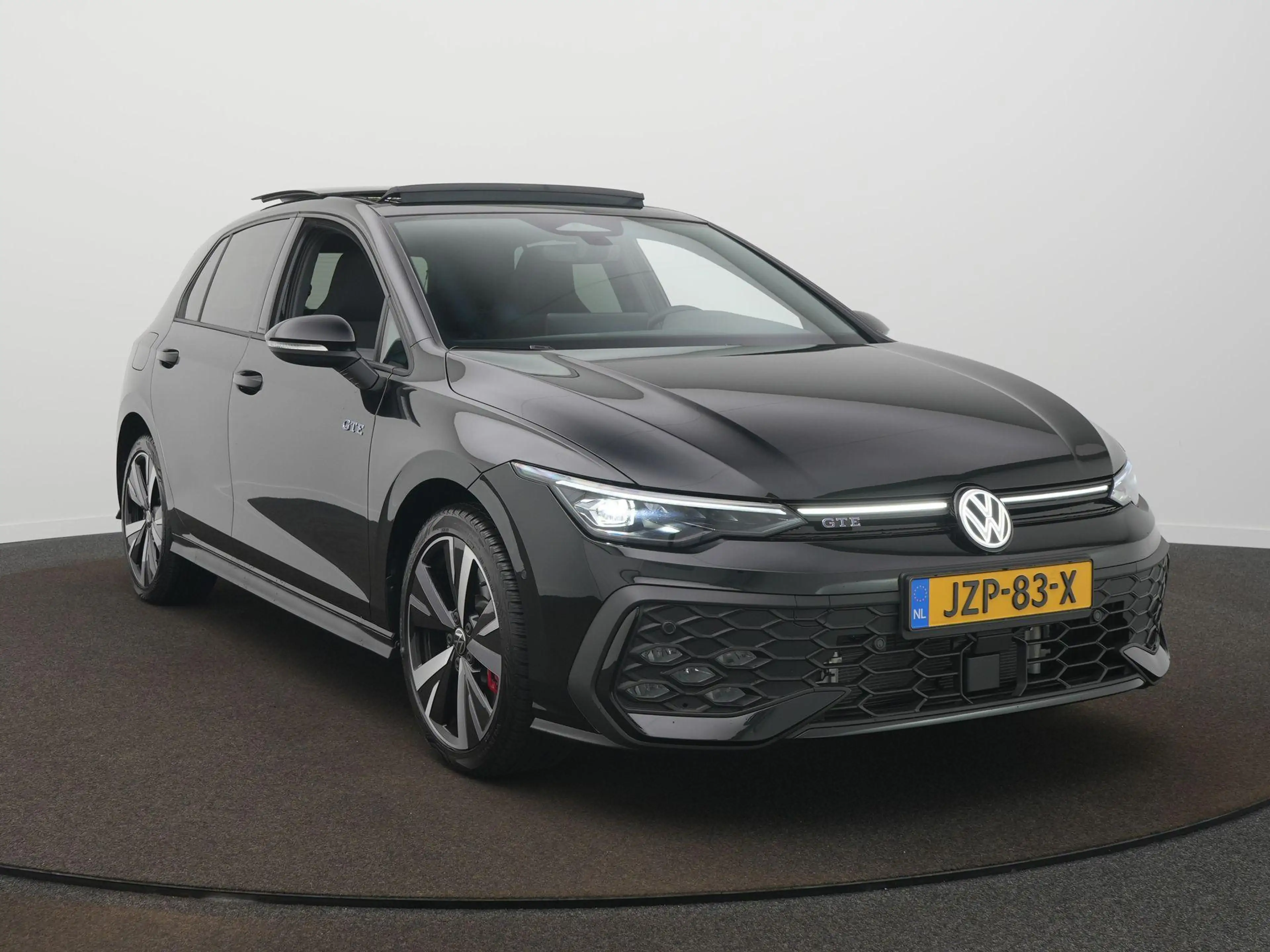 Volkswagen Golf GTE 1.5 eHybrid 200 kW / 272 PK Hatchback 6 versn. 272 — photo 4