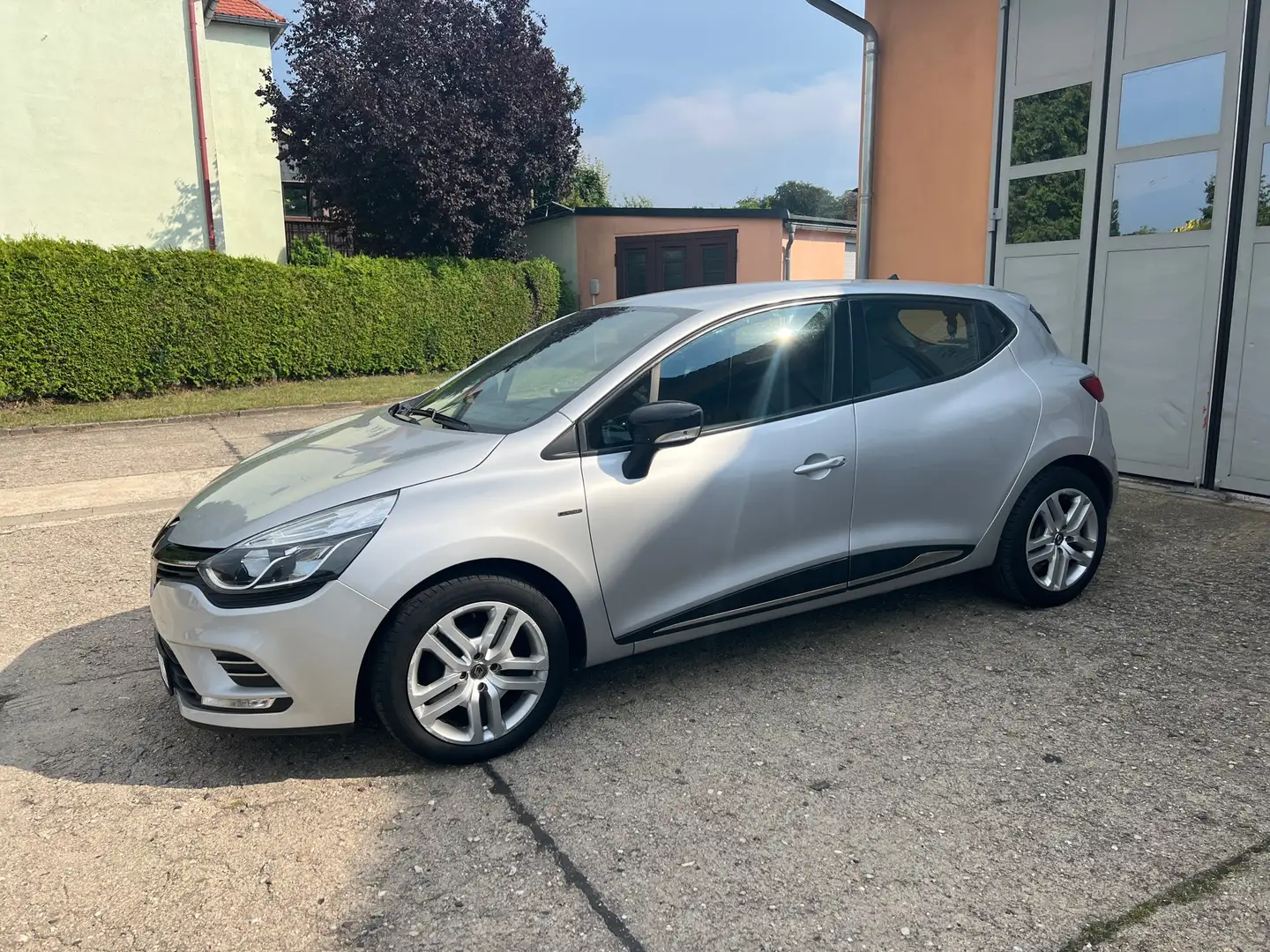 Renault Clio Limited Sitzheizung LED 1. Hand Zahnriemen neu +WR - 1