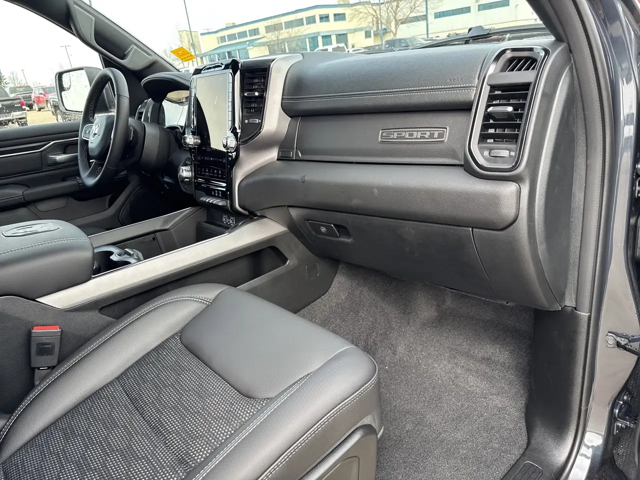 RAM 1500 снимка RAM 1500