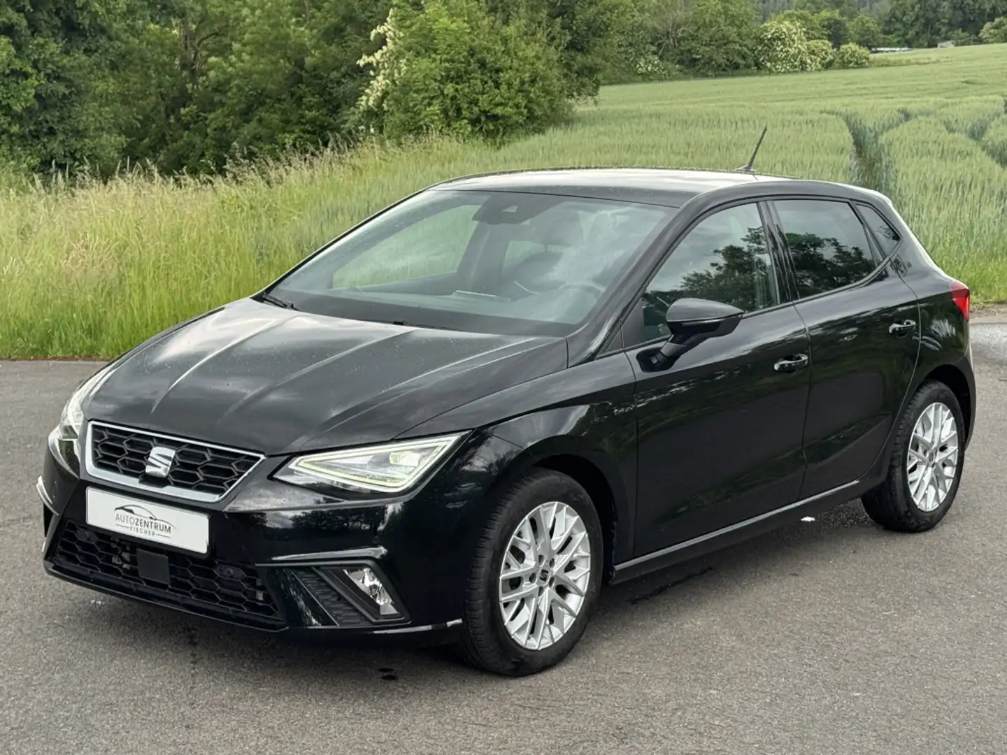 SEAT Ibiza 1.0 TSI,Sportpaket,Sitzheizung,Kamera,Navi Zwart - 1