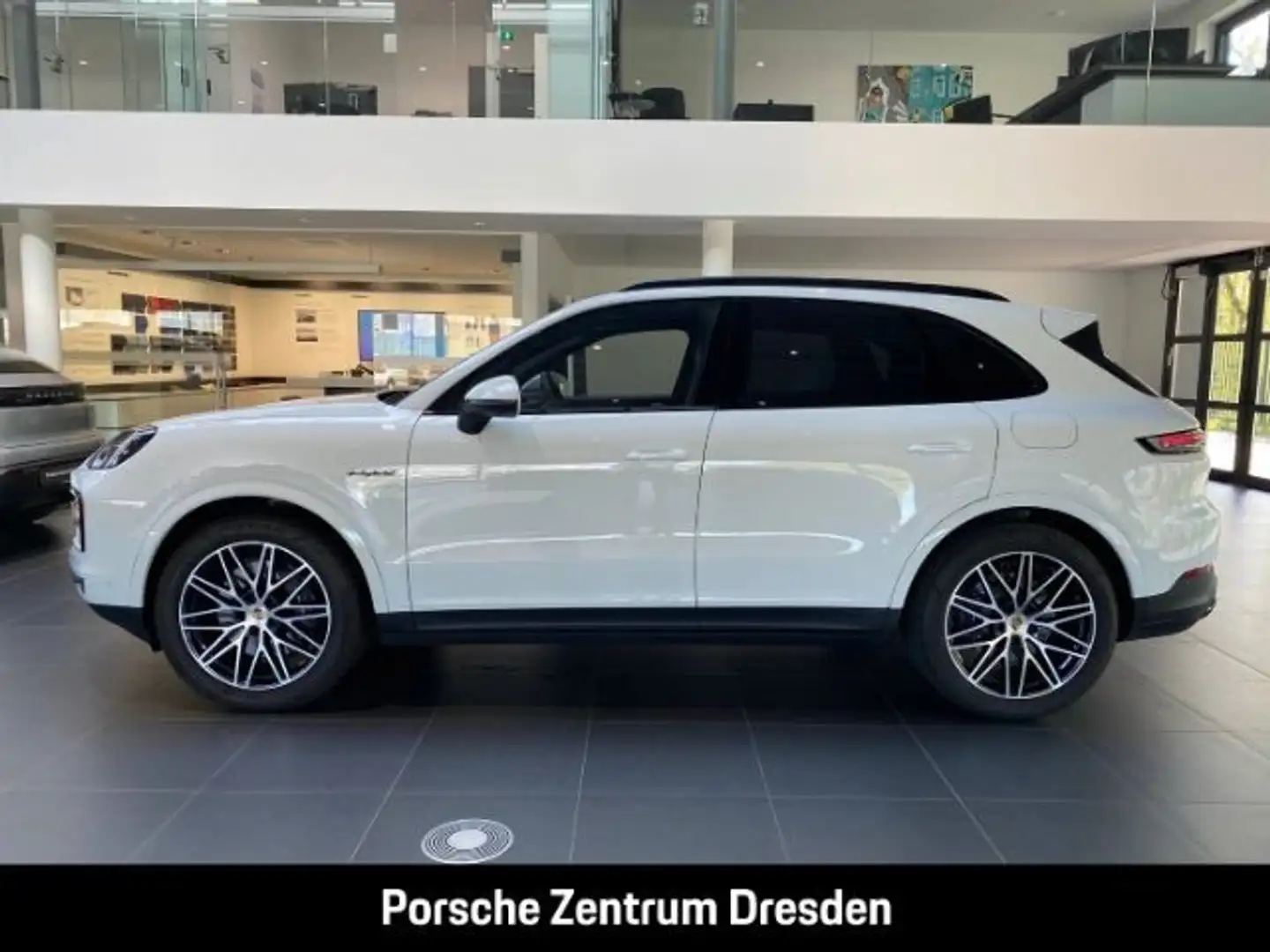 Porsche Cayenne E-Hybrid AHK Luft Massage Soft Bose Chrono Weiß - 2