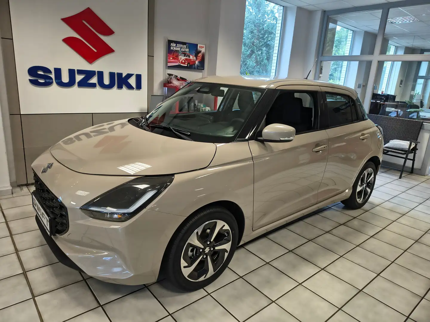 Suzuki Swift 1.2 Dualjet Hybrid 61 kW Comfort+ Beige - 1