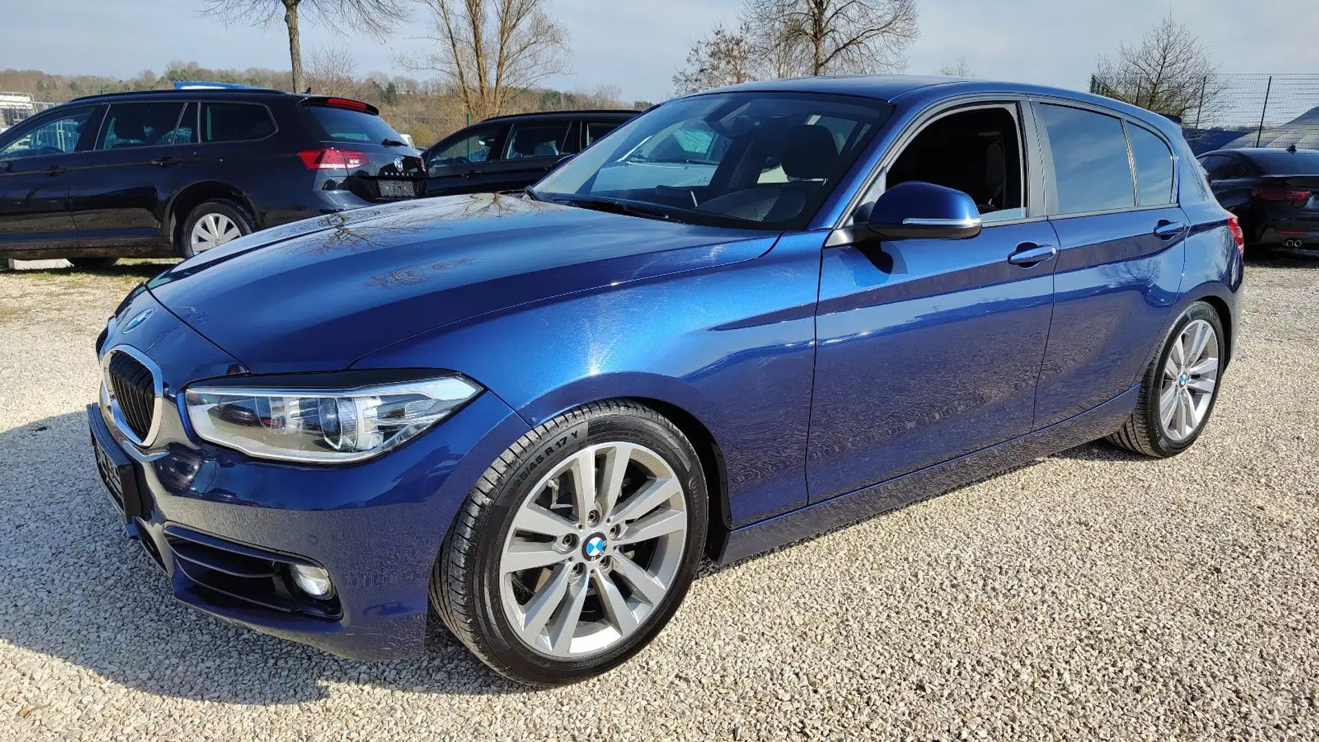 BMW 120 d Lim. Sport Line LED* Navi* 17-Zoll* Blauw - 1