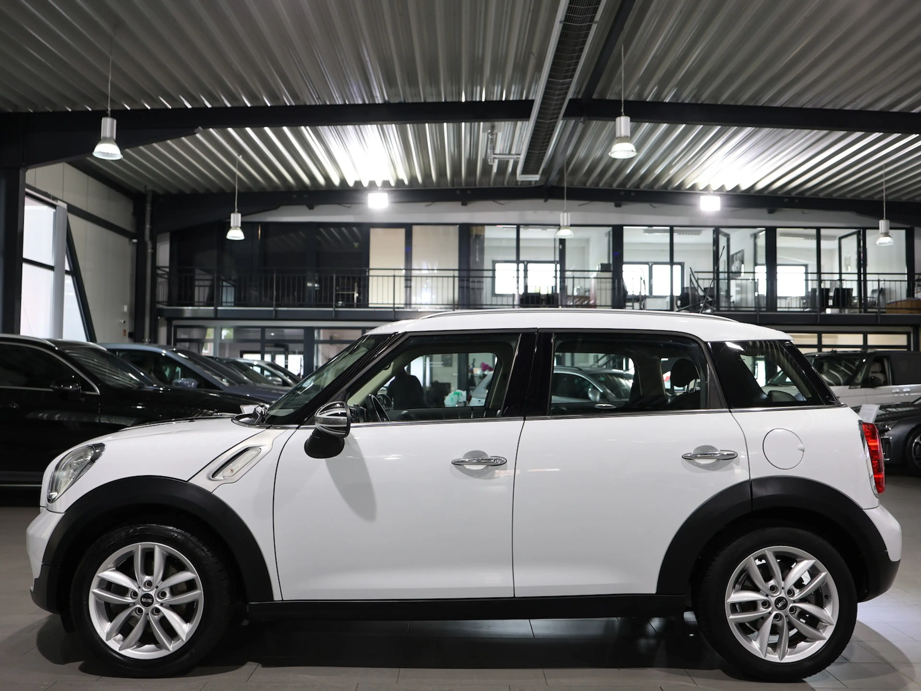MINI Cooper D Countryman PEPPER II CARBON COLOUR — photo 7