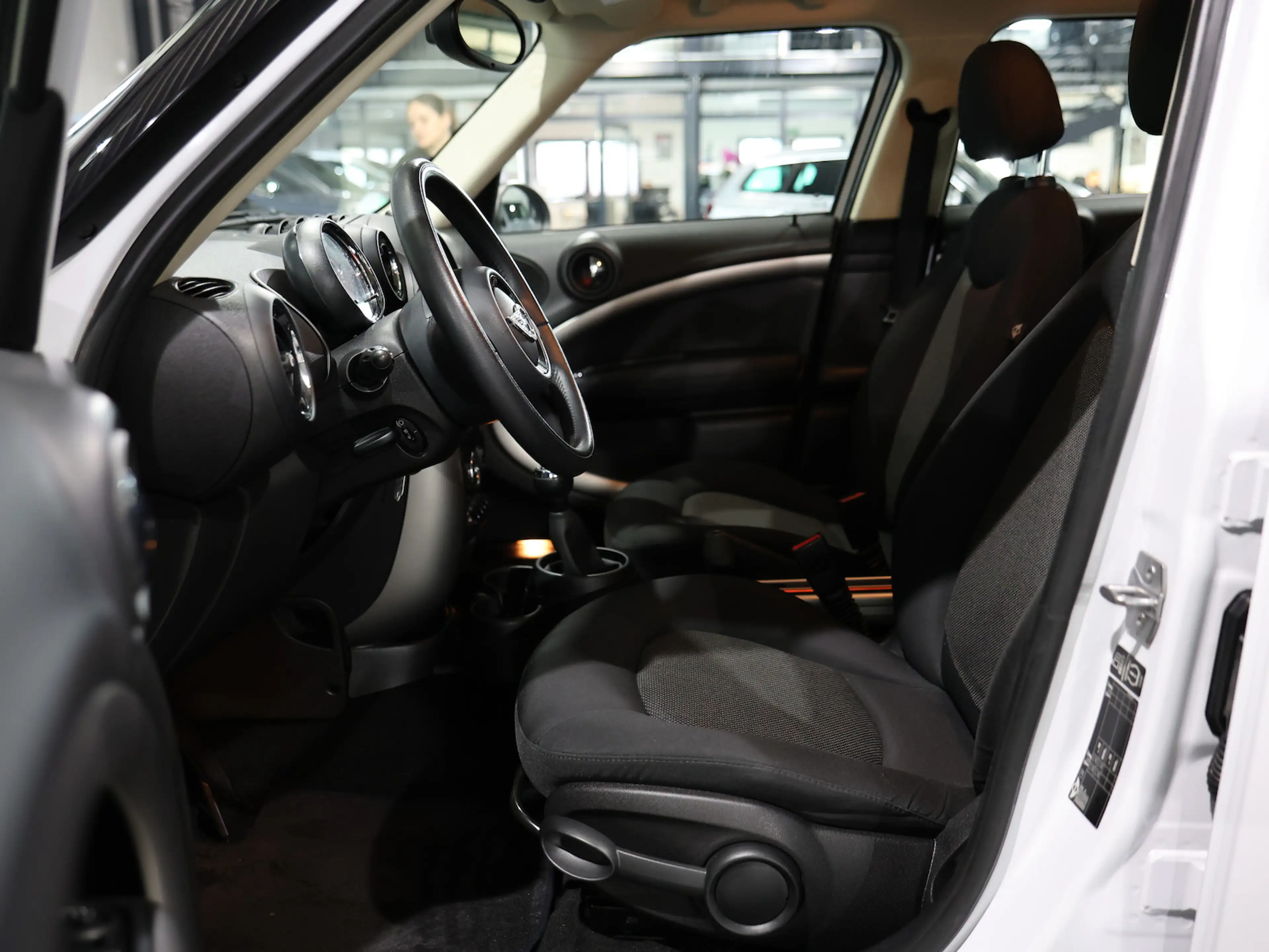 MINI Cooper D Countryman PEPPER II CARBON COLOUR — photo 13