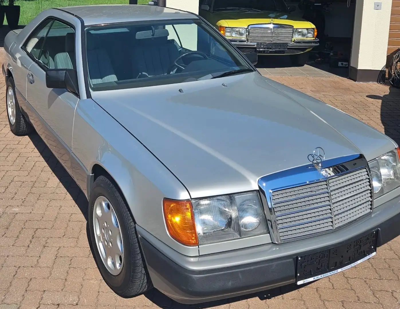 Mercedes-Benz 230 CE, Erstbesitz, Gatagenfund Silver - 1