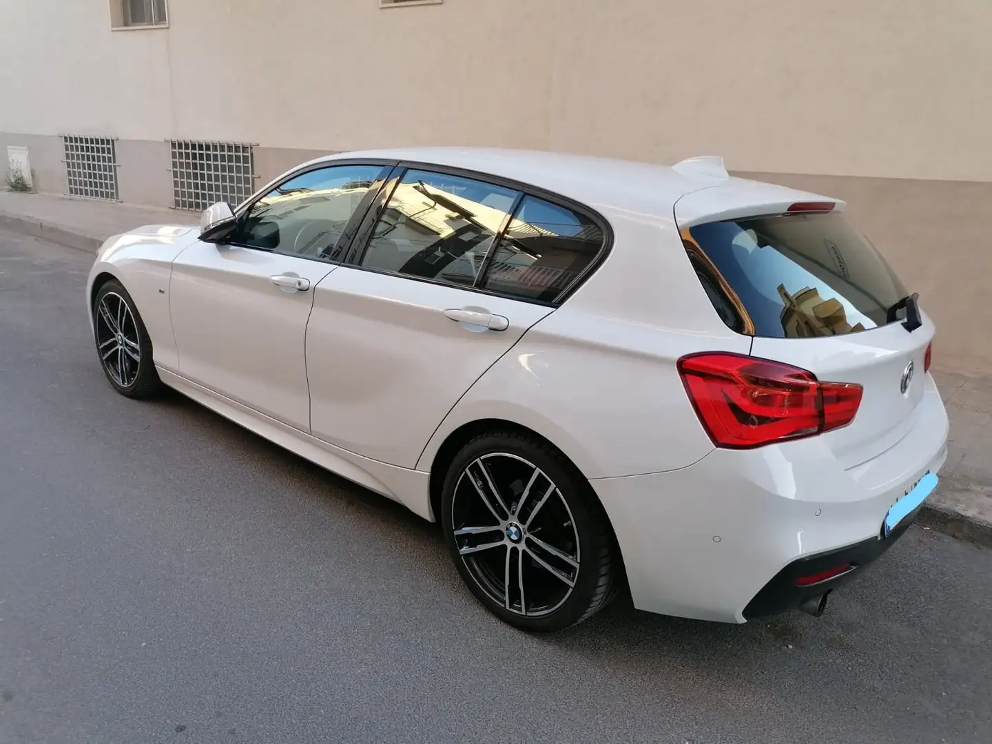 BMW 118 Serie 1 F/20-21 2015 118i 5p Msport auto Bianco - 2
