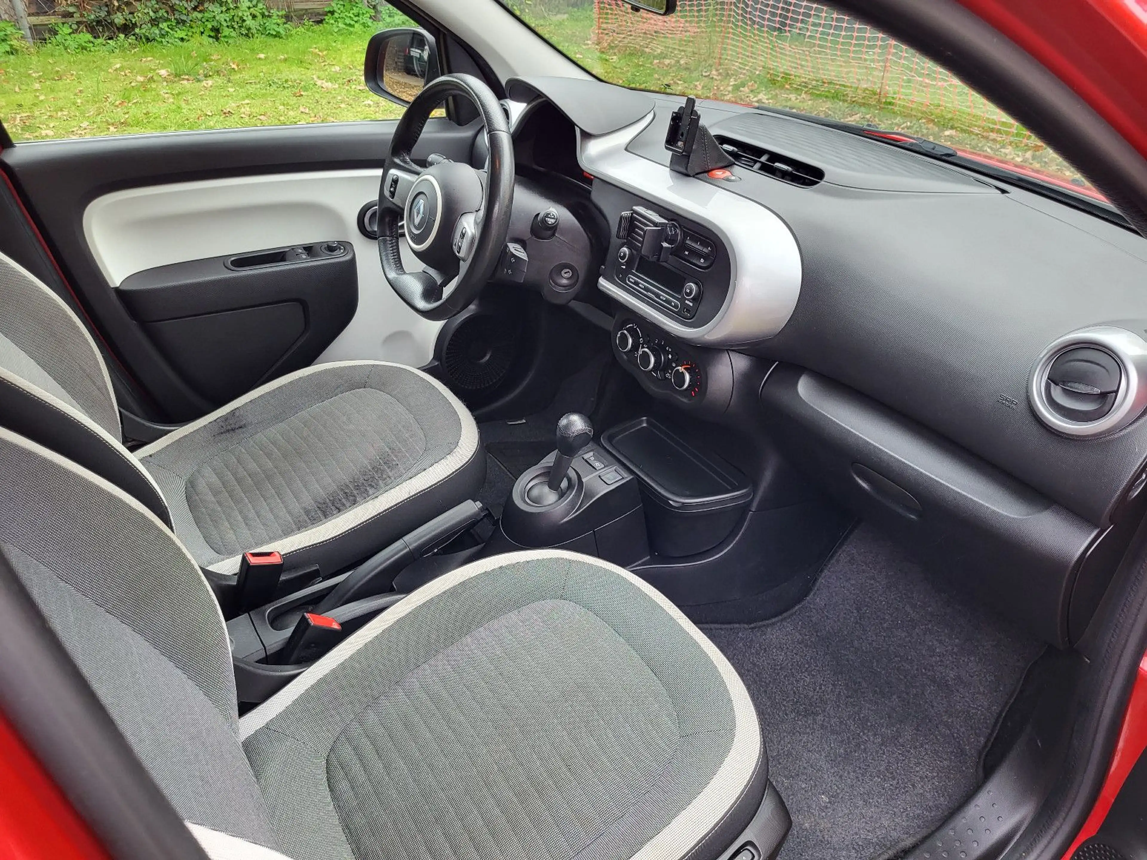 Renault Twingo Limited - Automatik - 82.000 Km - Tüv neu — photo 8