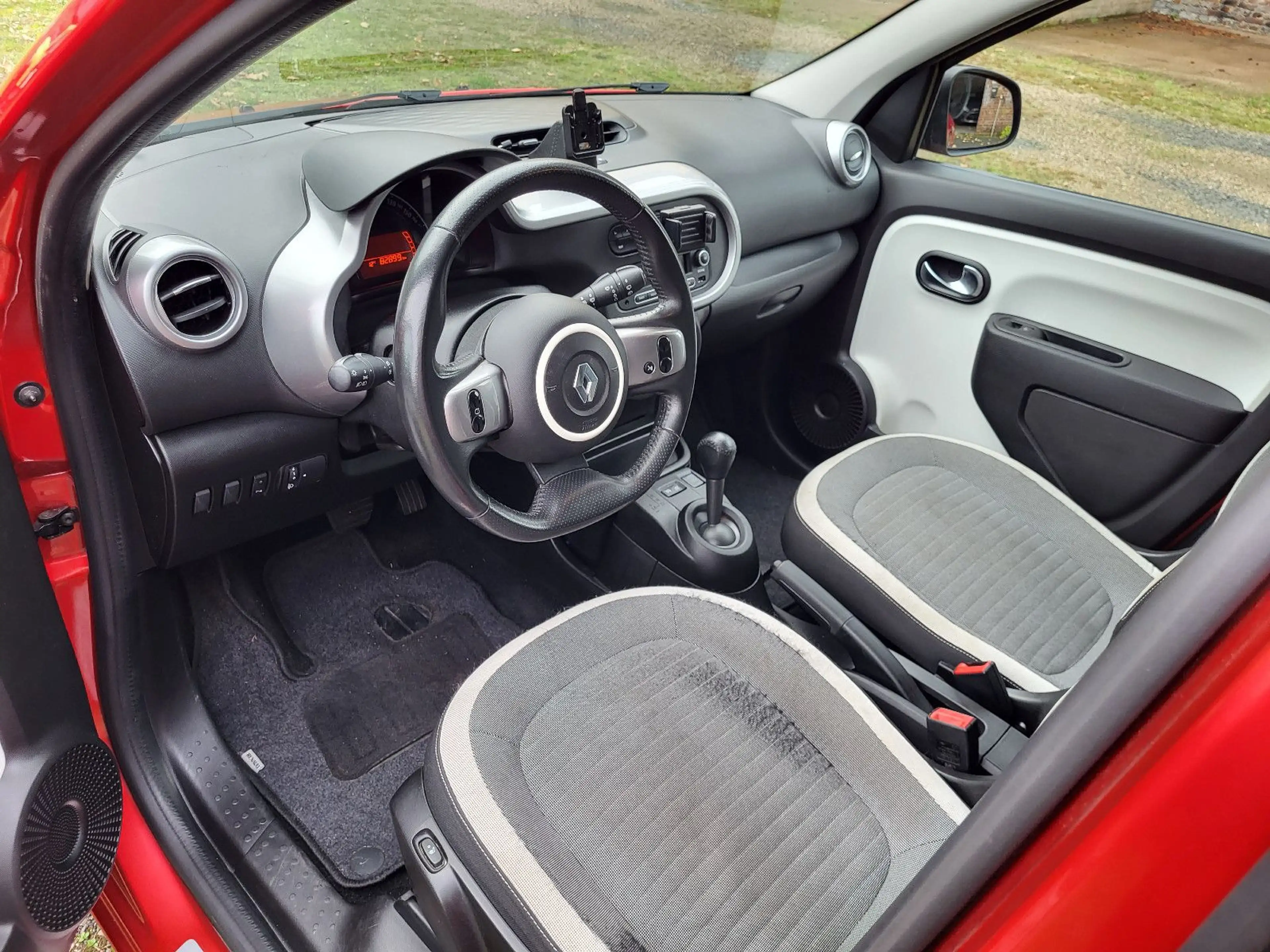 Renault Twingo Limited - Automatik - 82.000 Km - Tüv neu — photo 7