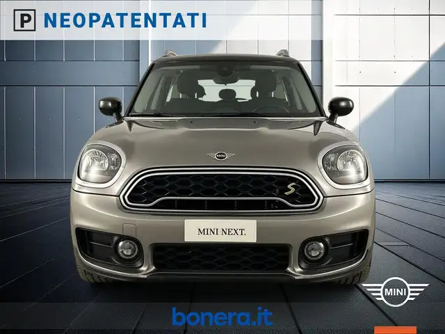 Mini Cooper Cooper view 3