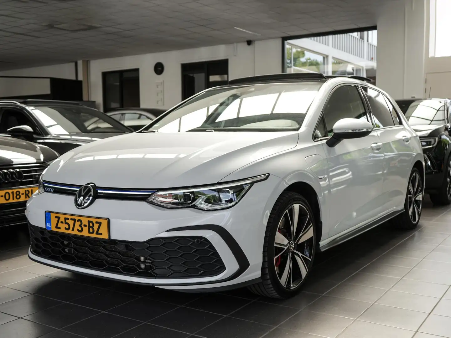 Volkswagen Golf GTE 1.4 eHybrid | ALCANTARA | SFEER | CAMERA | PANO | Blanc - 1