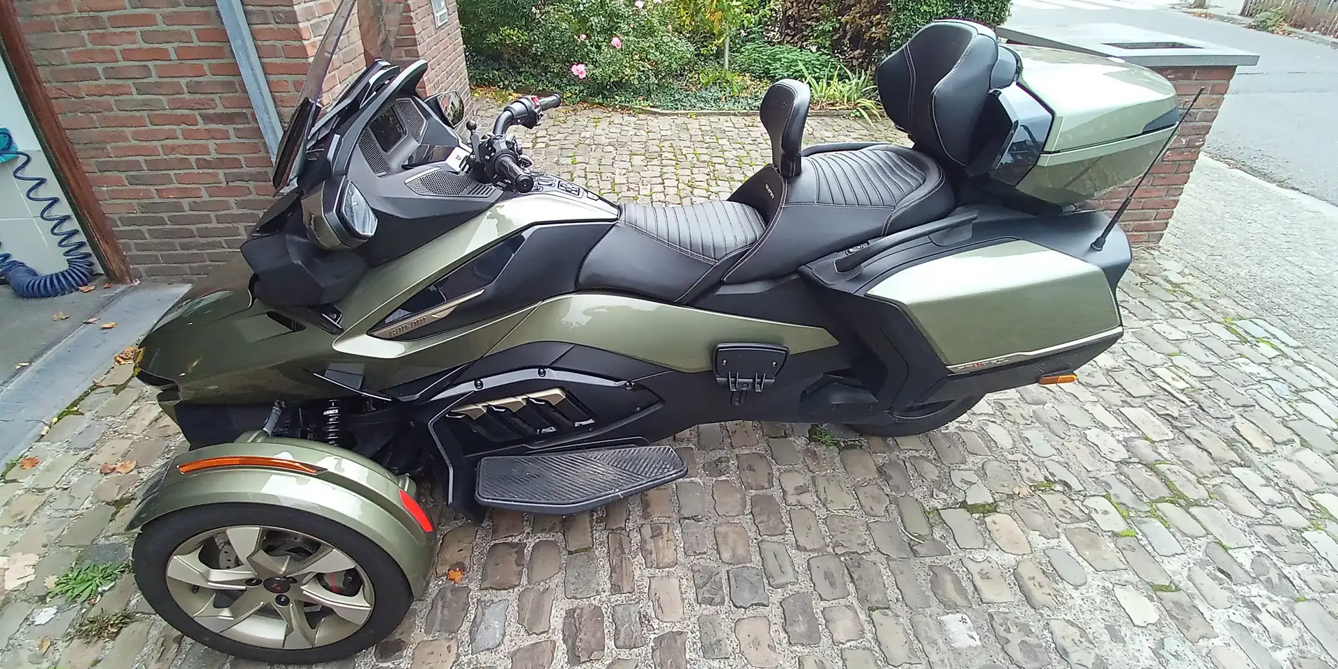 Can-Am Spyder RT SEA-TO-SKY - 2