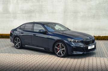 e xDrive M Sportpakket Pro/ Iconic Glow/ HUD/ Pano/ 360°/ Bowers&Wilkins/ Stoelventilatie
