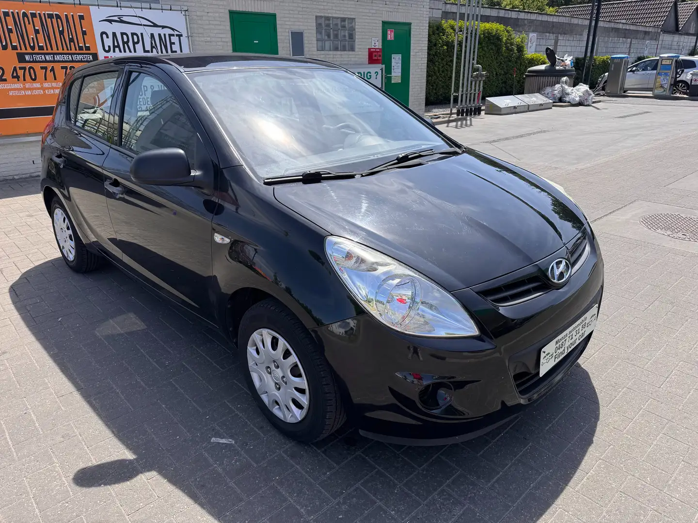 Hyundai i20 1.2i Lounge MY2011 Zwart - 1