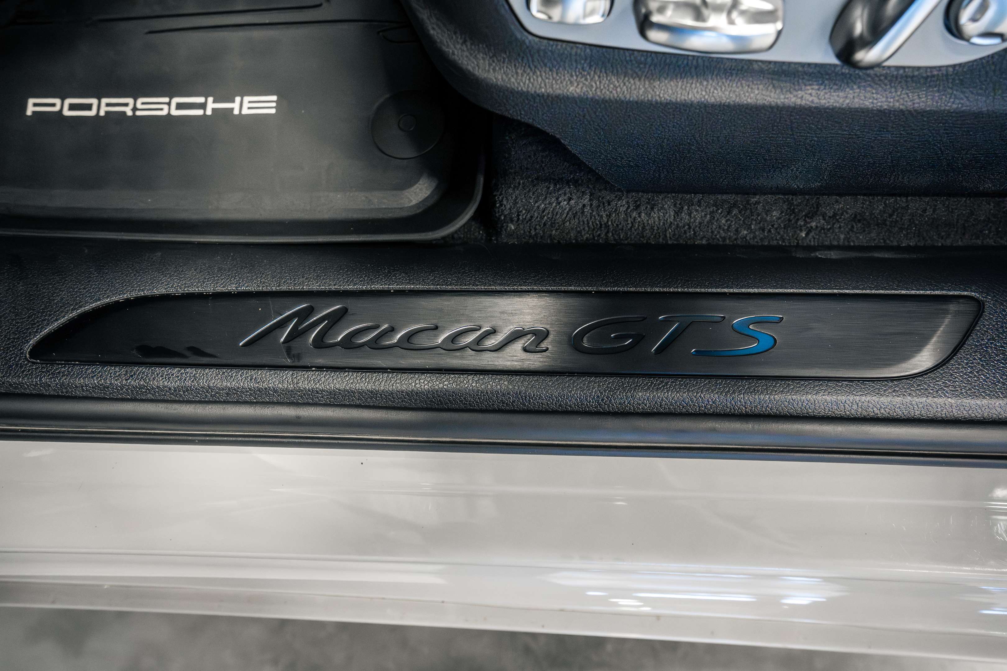 2021 Porsche Macan GTS thumb 11