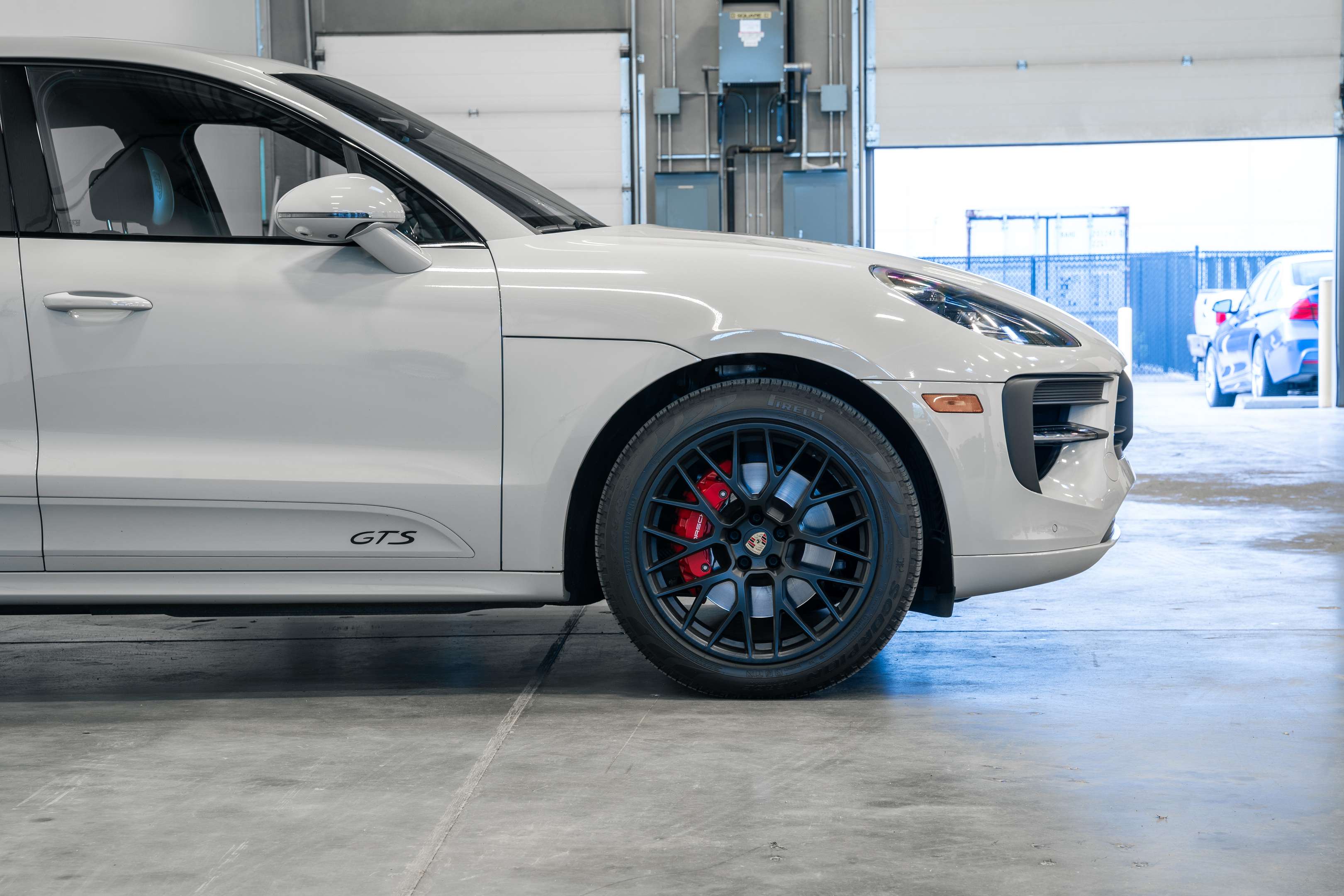 2021 Porsche Macan GTS alt 4