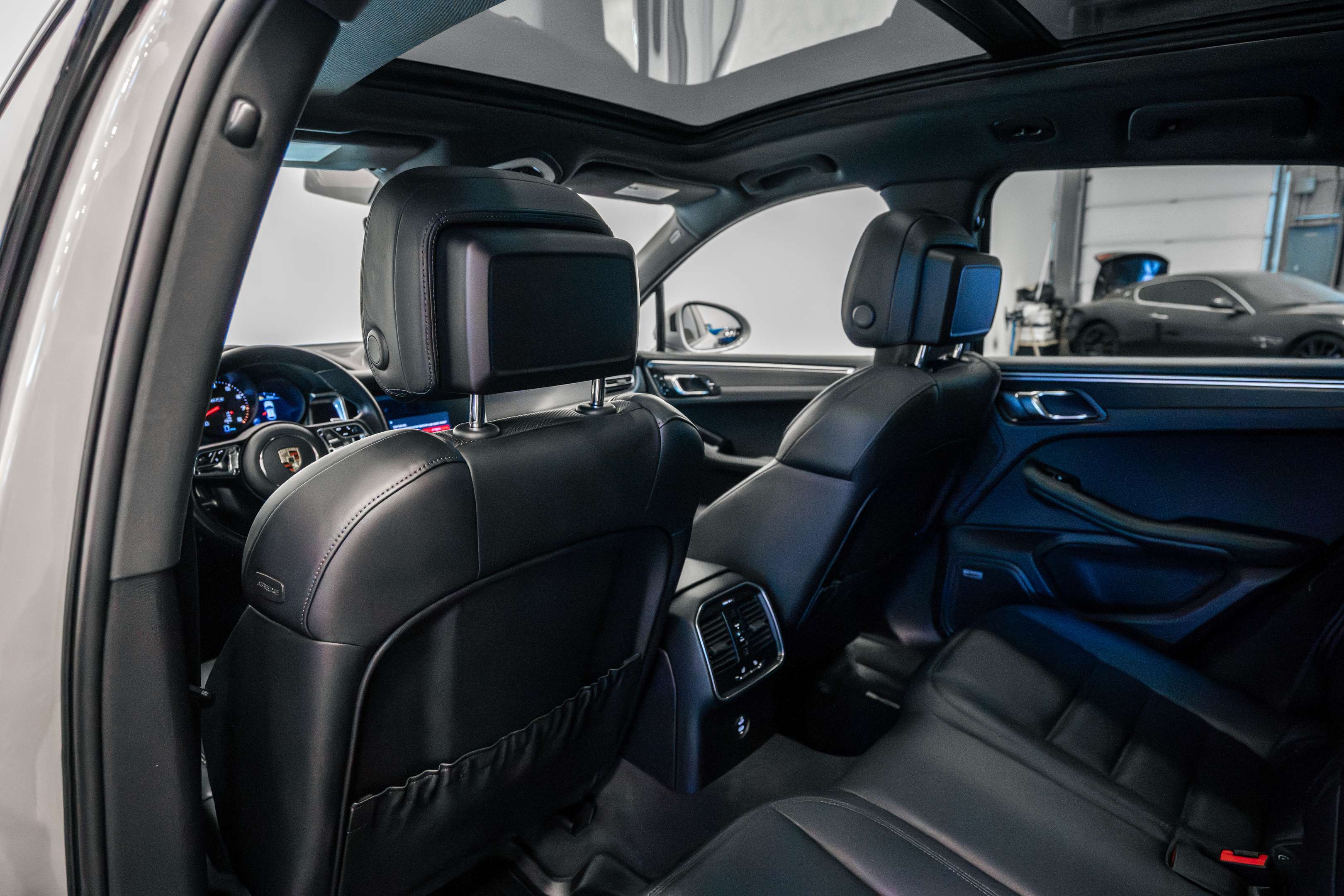 2021 Porsche Macan GTS thumb 16