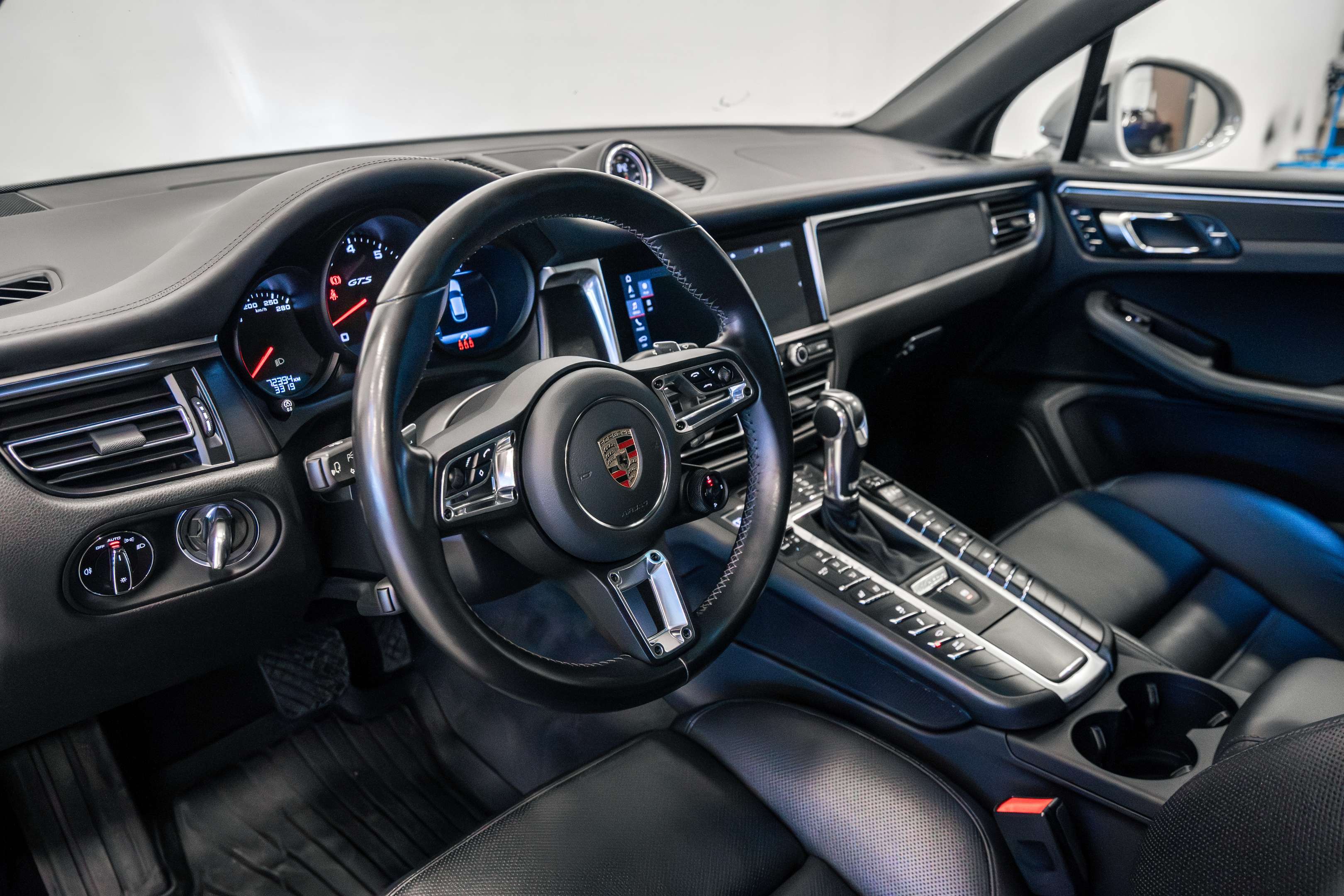 2021 Porsche Macan GTS thumb 19