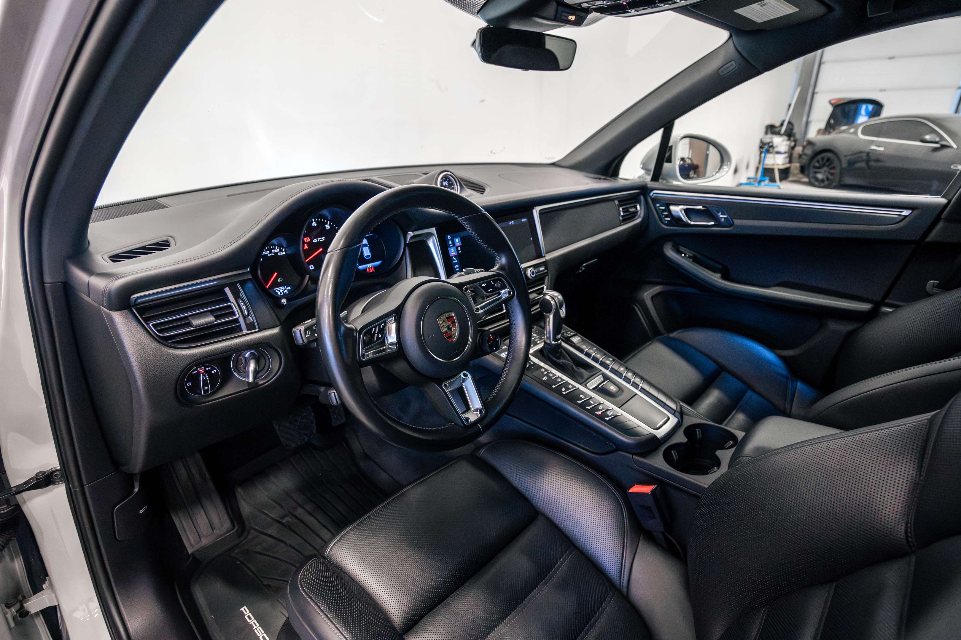 2021 Porsche Macan GTS thumb 18
