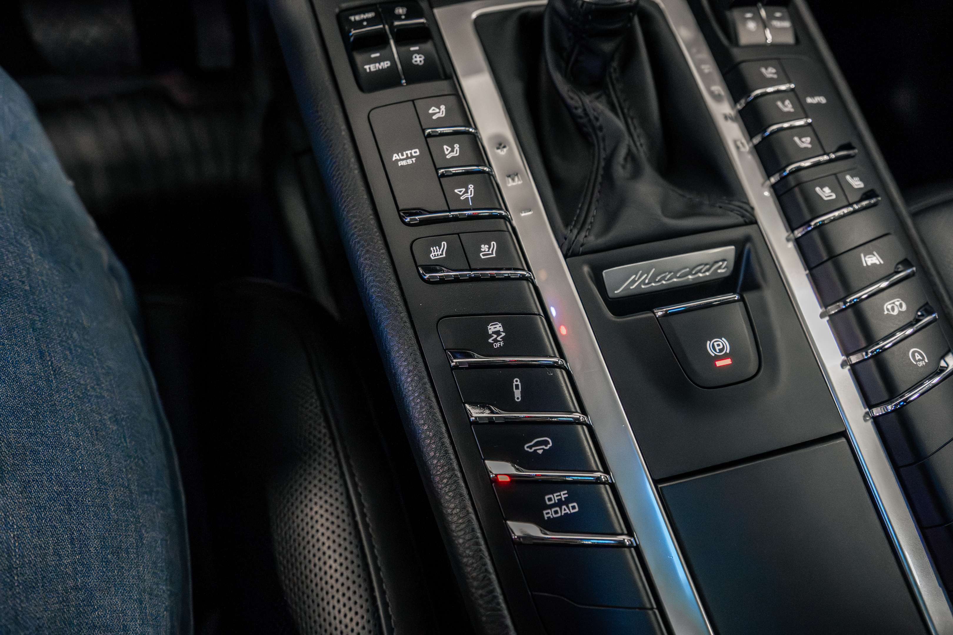 2021 Porsche Macan GTS thumb 32