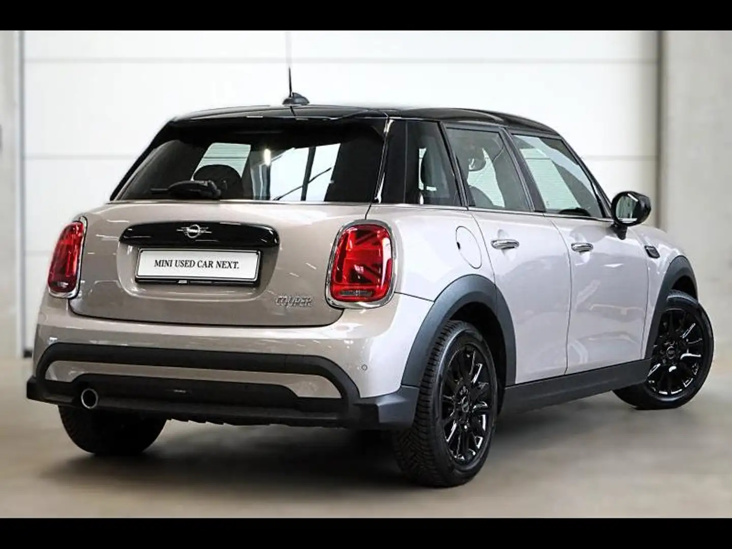 MINI Cooper AUTOMAAT - NAVI - LED - PDC Grijs - 2