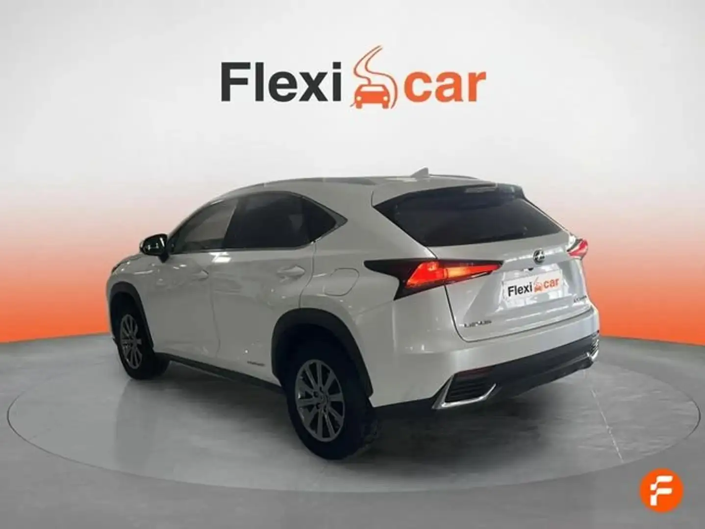Lexus NX 300 300h Business Navigation 2WD Blanc - 2