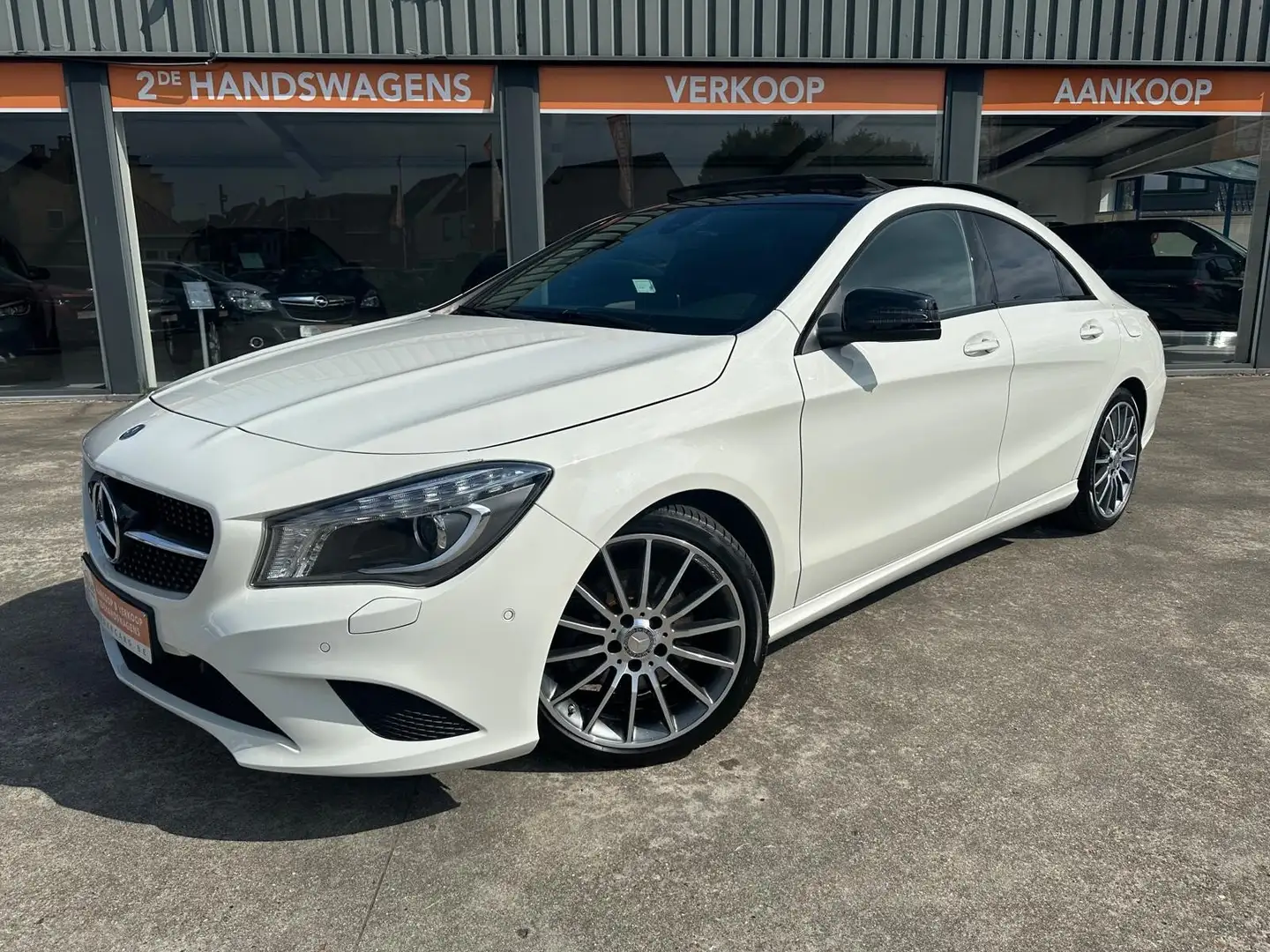 Mercedes-Benz CLA 180 1.6i benzine, 2016, Pano-dak,95.479km's + Garantie - 1