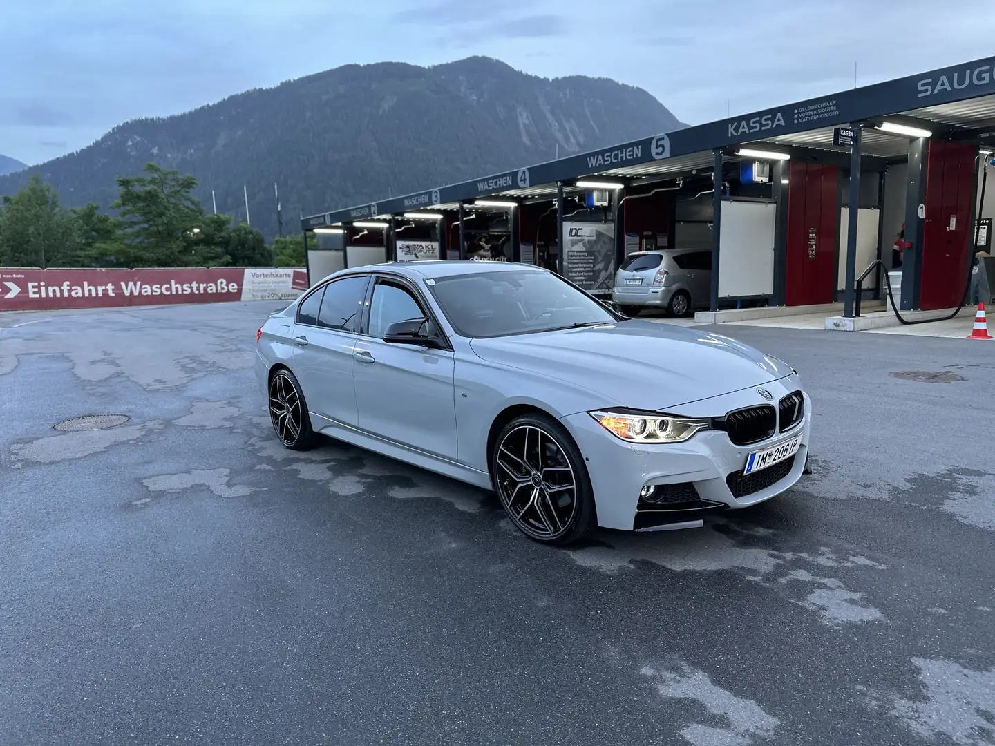BMW 330 330d xDrive M-Paket Top-Ausstattung - 1