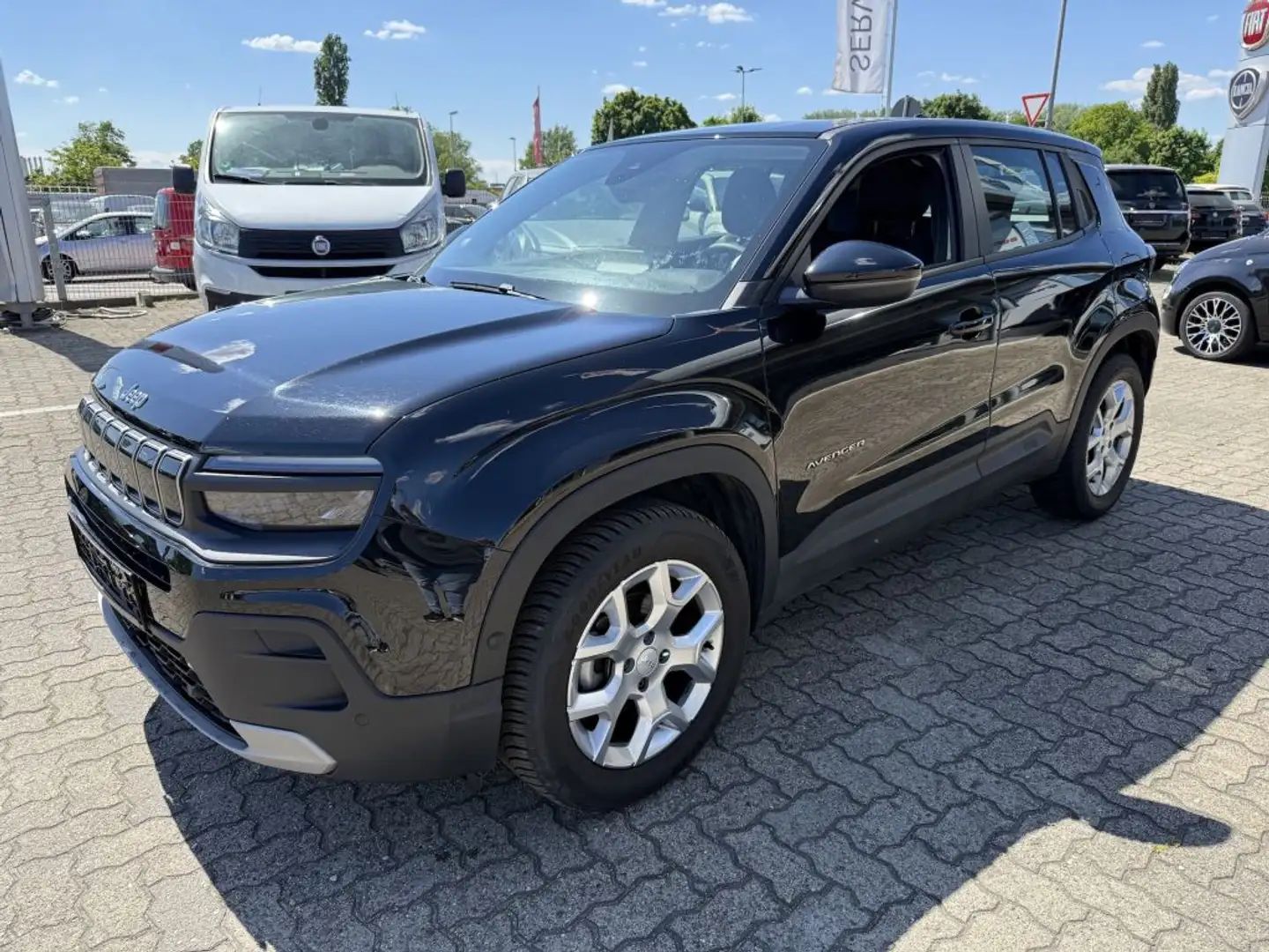 Jeep Avenger 1.2 GSE T3 Turbo-Benzin GDI Altitude Nero - 1