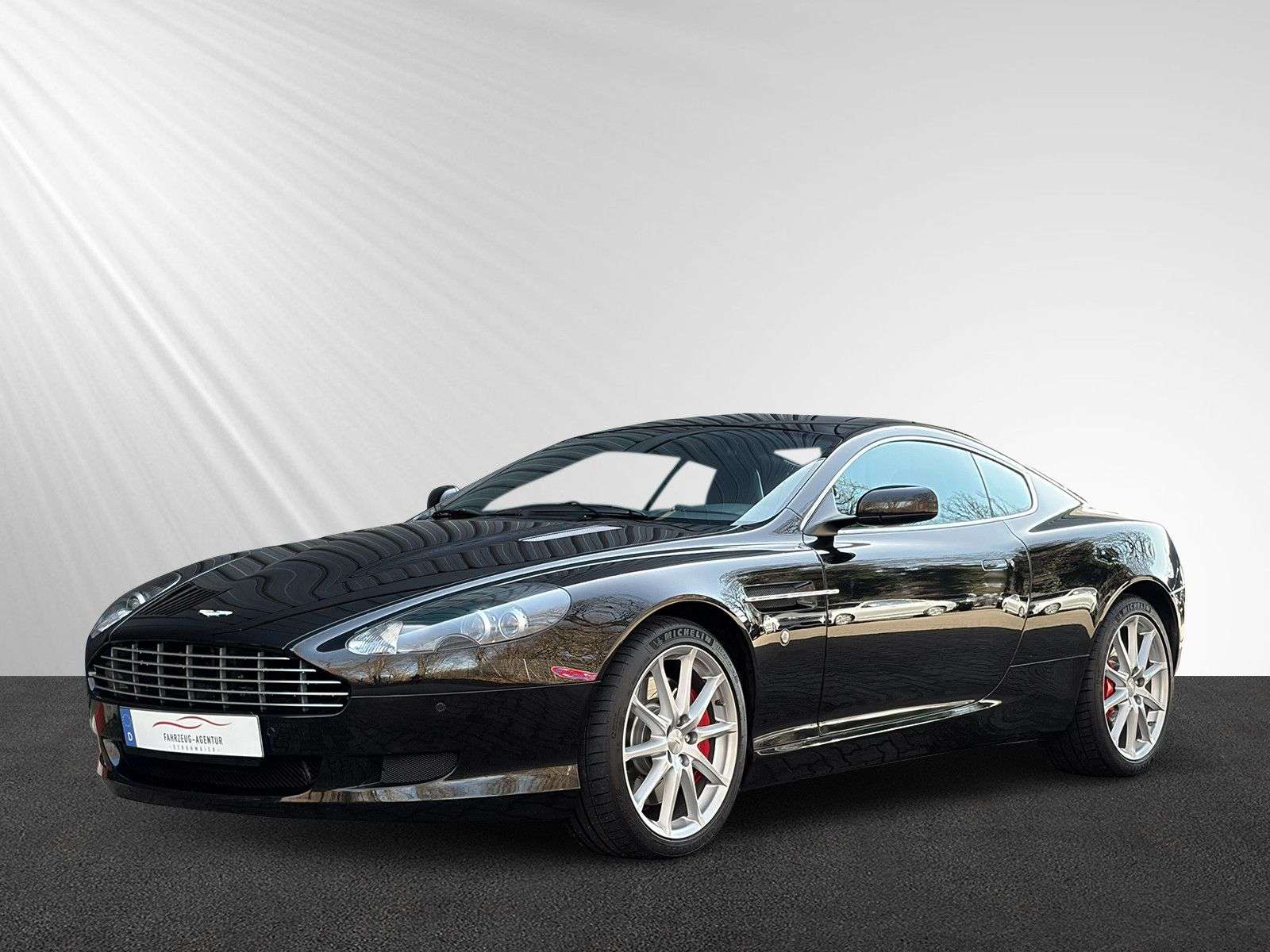 Second hand Aston Martin Db9 5.9