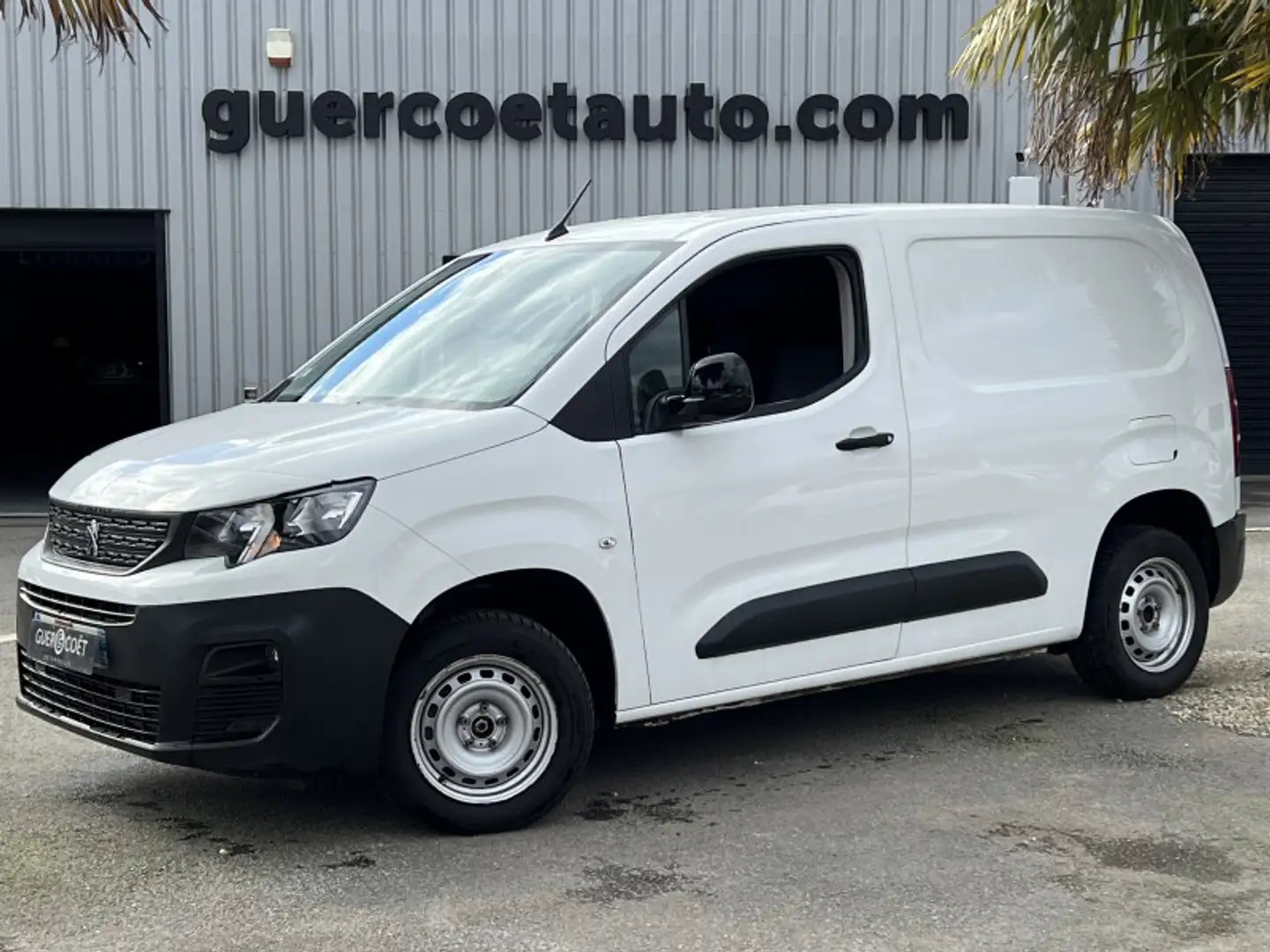 Peugeot Partner STANDARD 650KG BLUEHDI 100CH S\u0026S ASPHALT Blanc - 1
