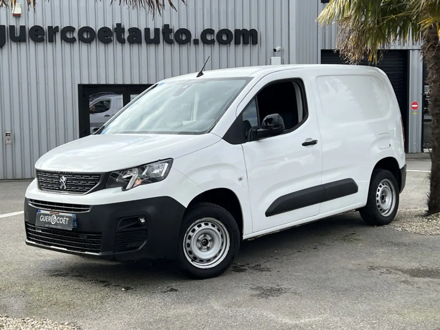 Peugeot Partner STANDARD 650KG BLUEHDI 100CH S\u0026S ASPHALT Blanc - 2