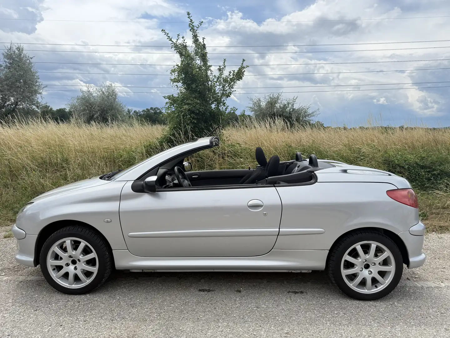 Peugeot 206 CC 1,6 16V, Black and Silver Edition. Silber - 2