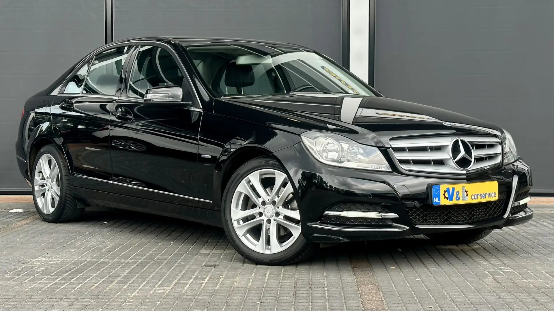 Mercedes-Benz C 180 Business Class Avantgarde / Stoelverwarming / Crui Černá - 1