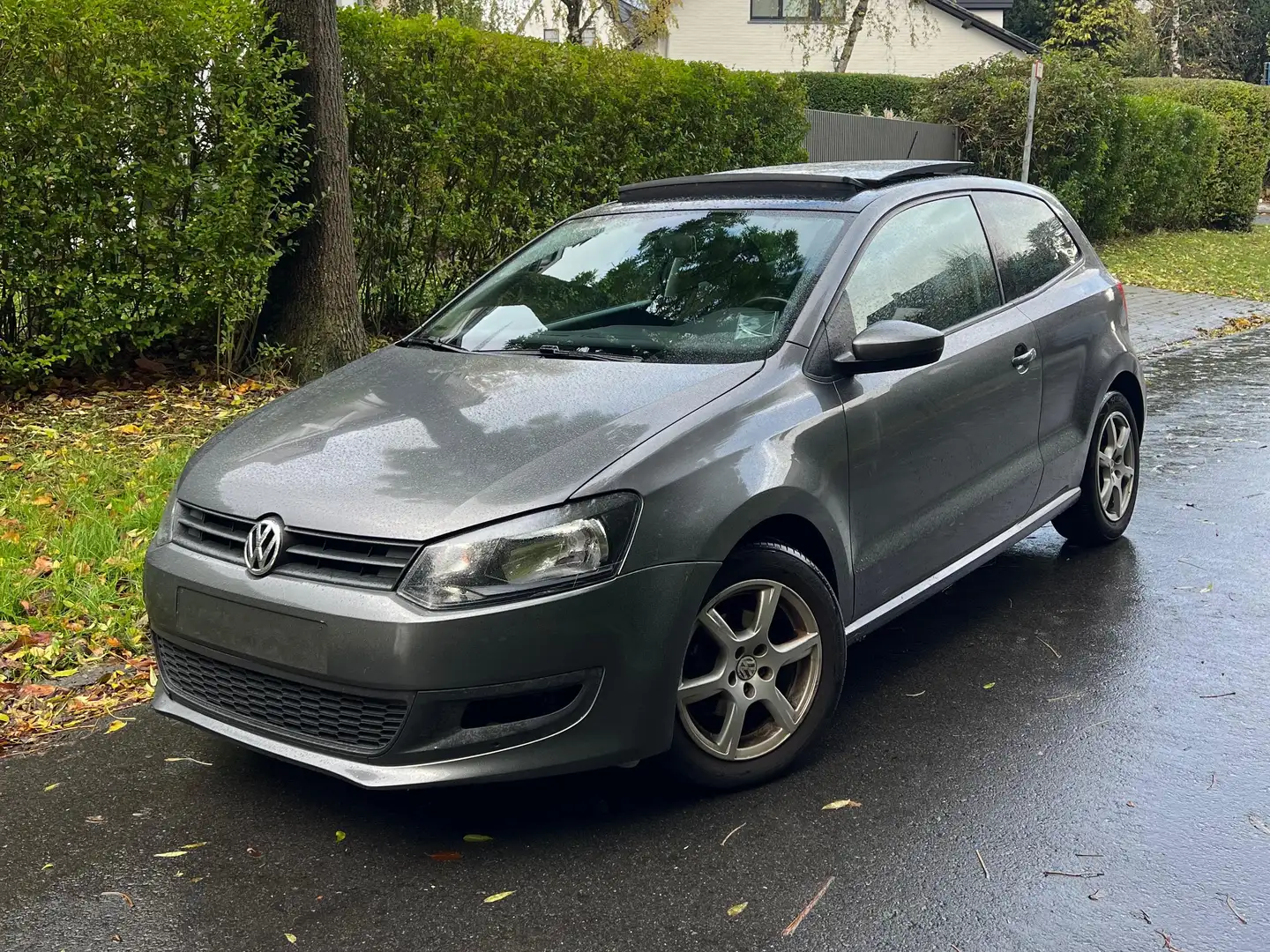 Volkswagen Polo Polo 1.4i Trendline DSG *Toit ouvrant* Grijs - 1