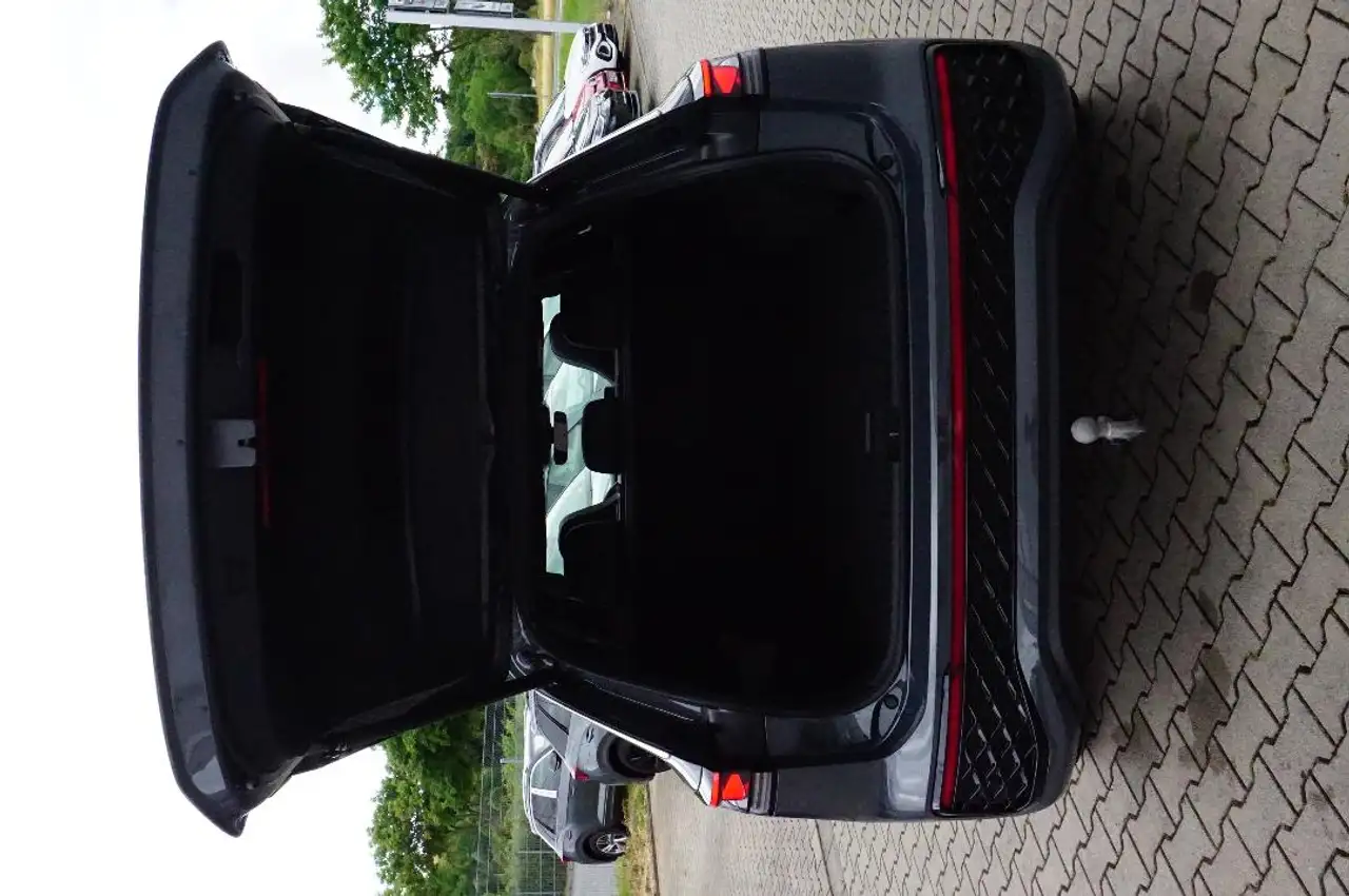 Volkswagen Tayron R-Line 2,0 l TDI 4M 7-Gang-DSG Navi,AHK,Pano,LED 10