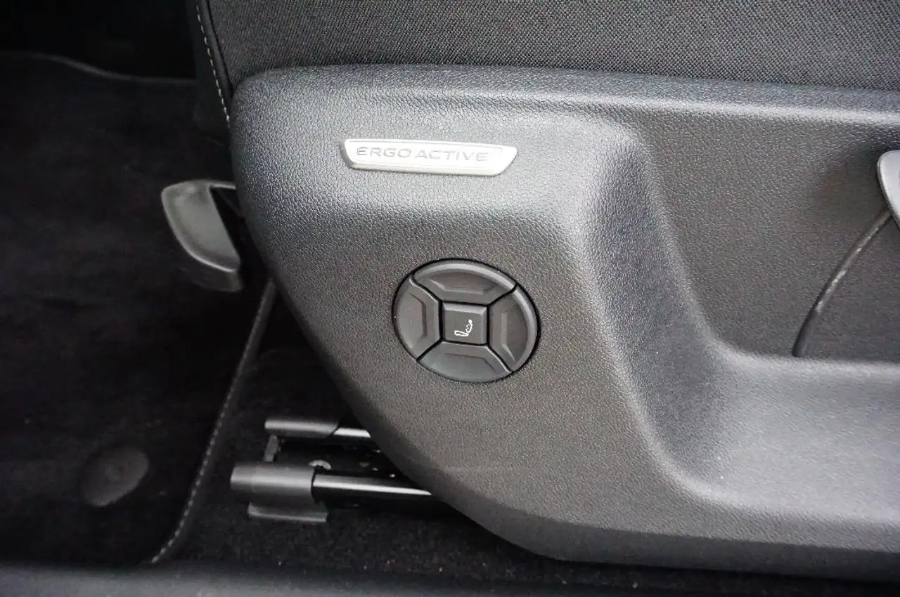 Volkswagen Tayron R-Line 2,0 l TDI 4M 7-Gang-DSG Navi,AHK,Pano,LED 18