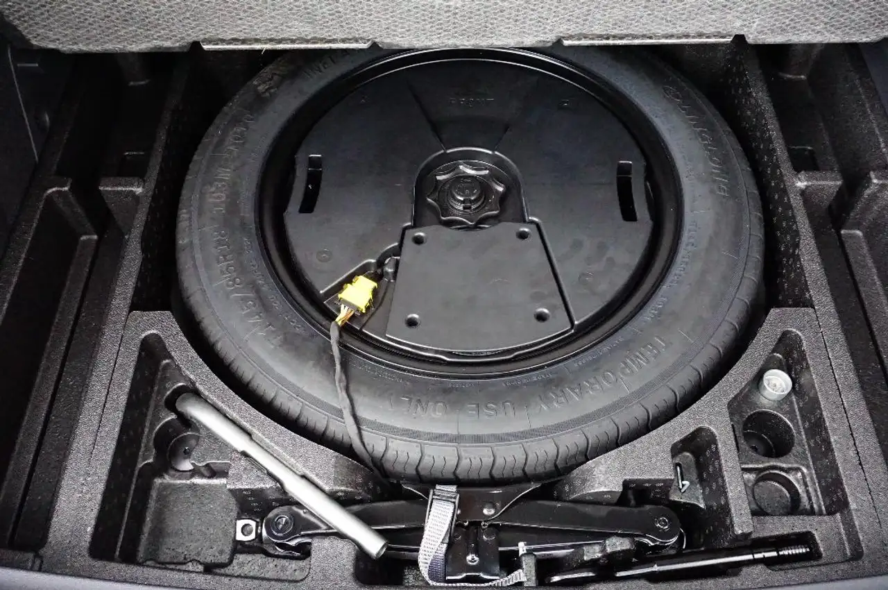 Volkswagen Tayron R-Line 2,0 l TDI 4M 7-Gang-DSG Navi,AHK,Pano,LED 13