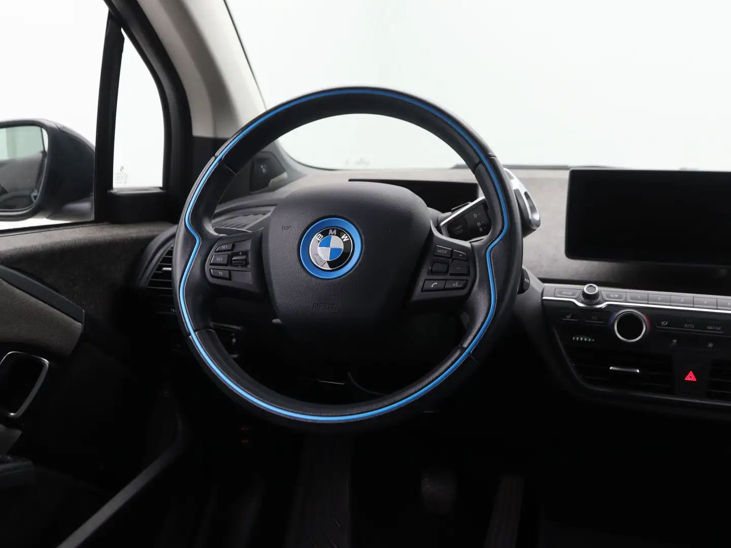 BMW i3 Dark Shadow Edition 120Ah 42 kWh Zwart - 2