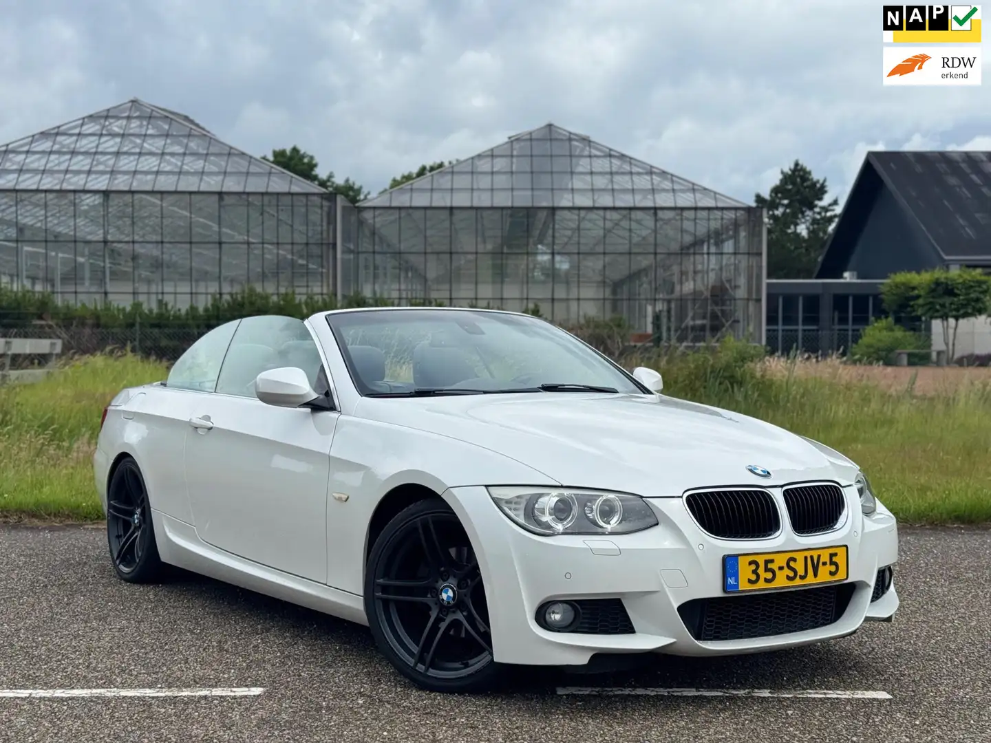 BMW 320 3-serie Cabrio 320i M-Sport AUT | Leder | Bi-Xenon Wit - 1