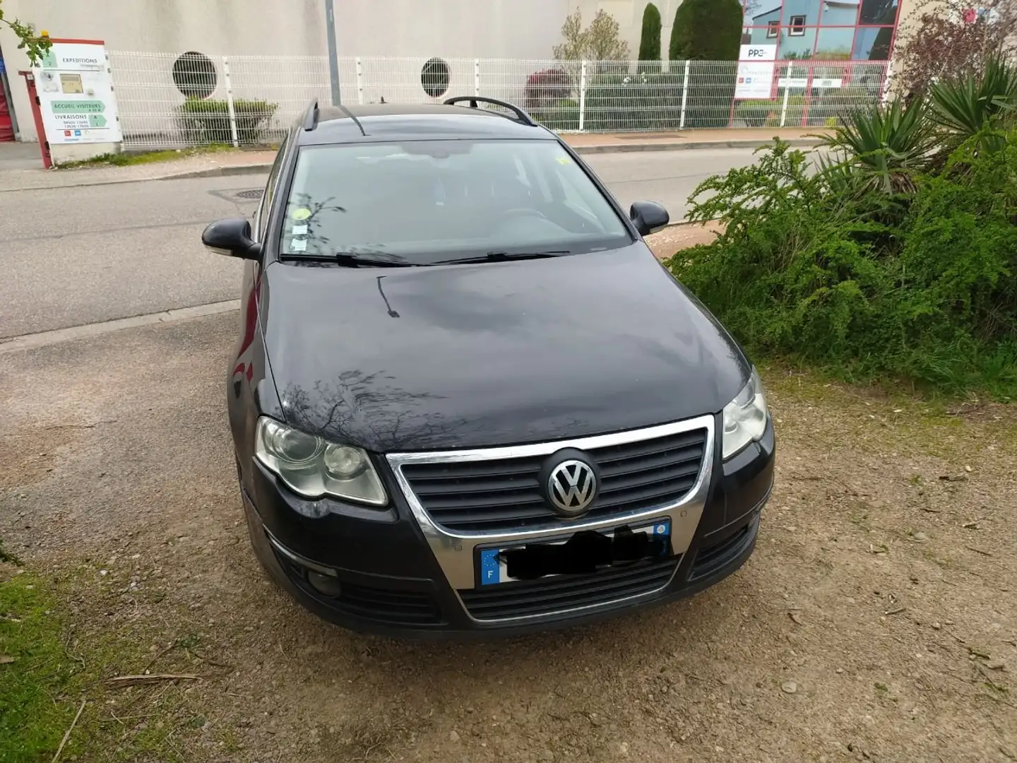 Volkswagen Passat SW 2.0 16S TDI 140 CR FAP Carat DSG Noir - 2